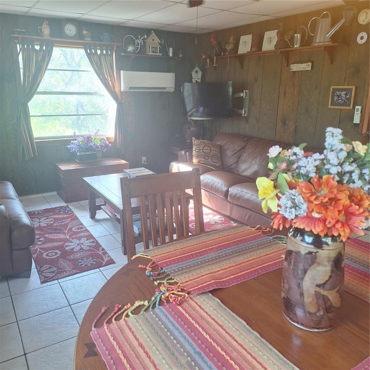 Listing photo id 16 for 5148 Cyril Drive
