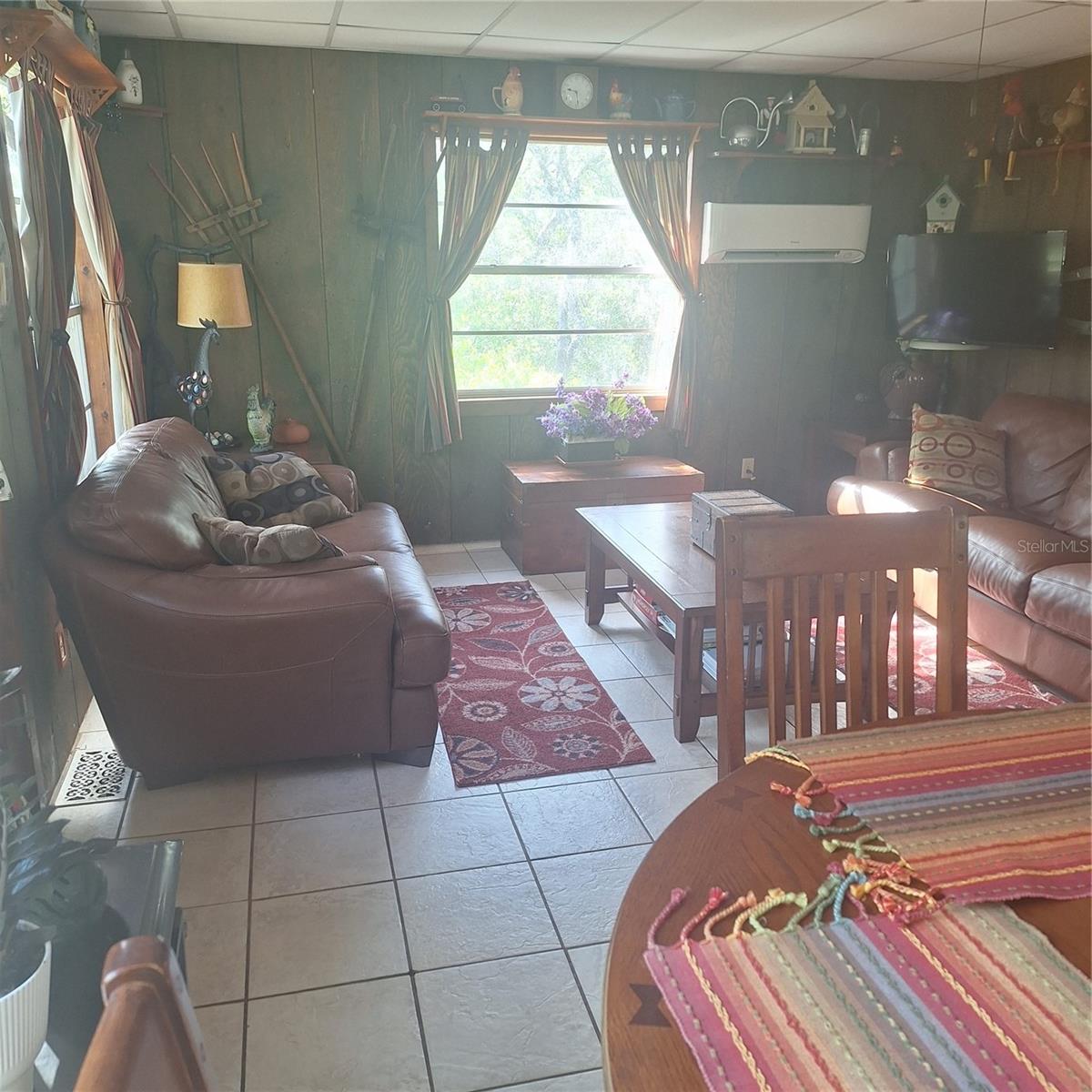 Listing photo id 17 for 5148 Cyril Drive