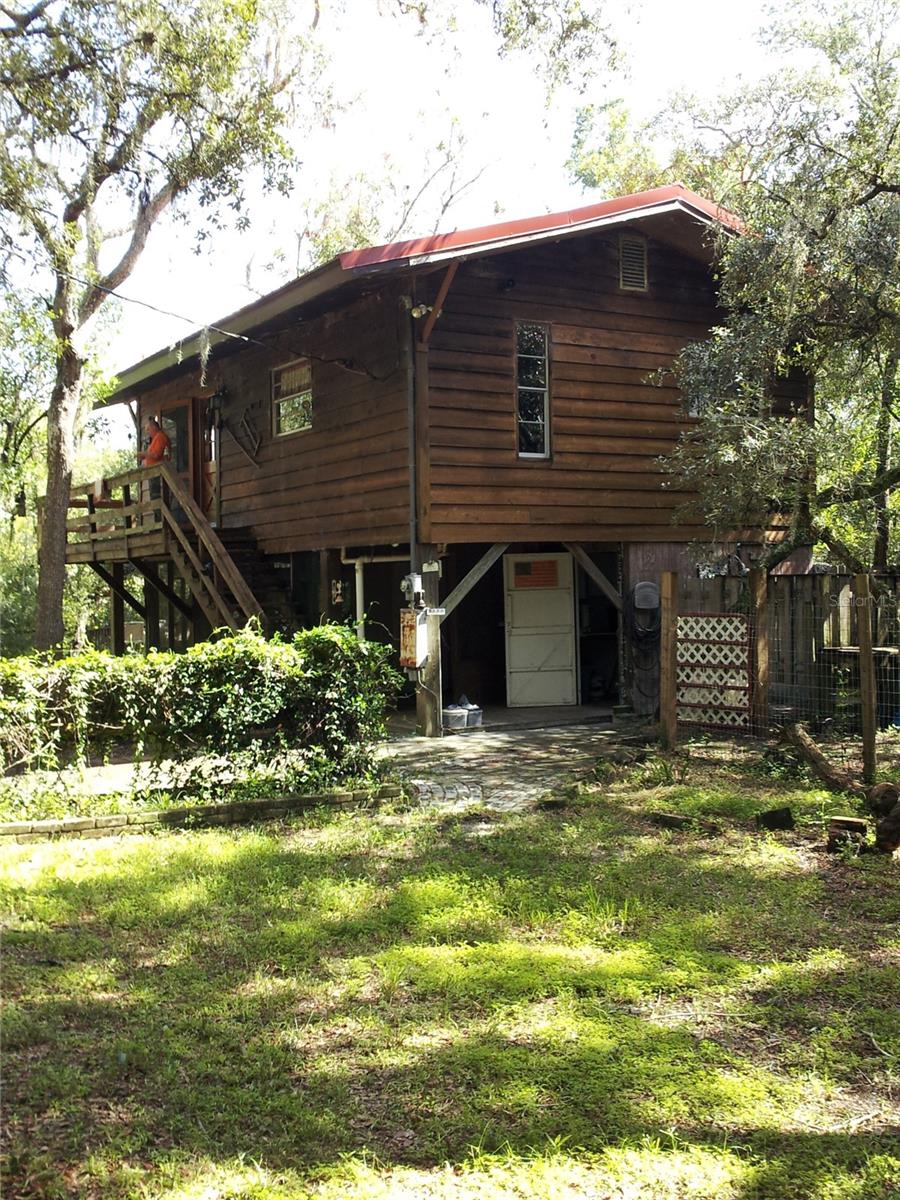 Listing photo id 0 for 5148 Cyril Drive