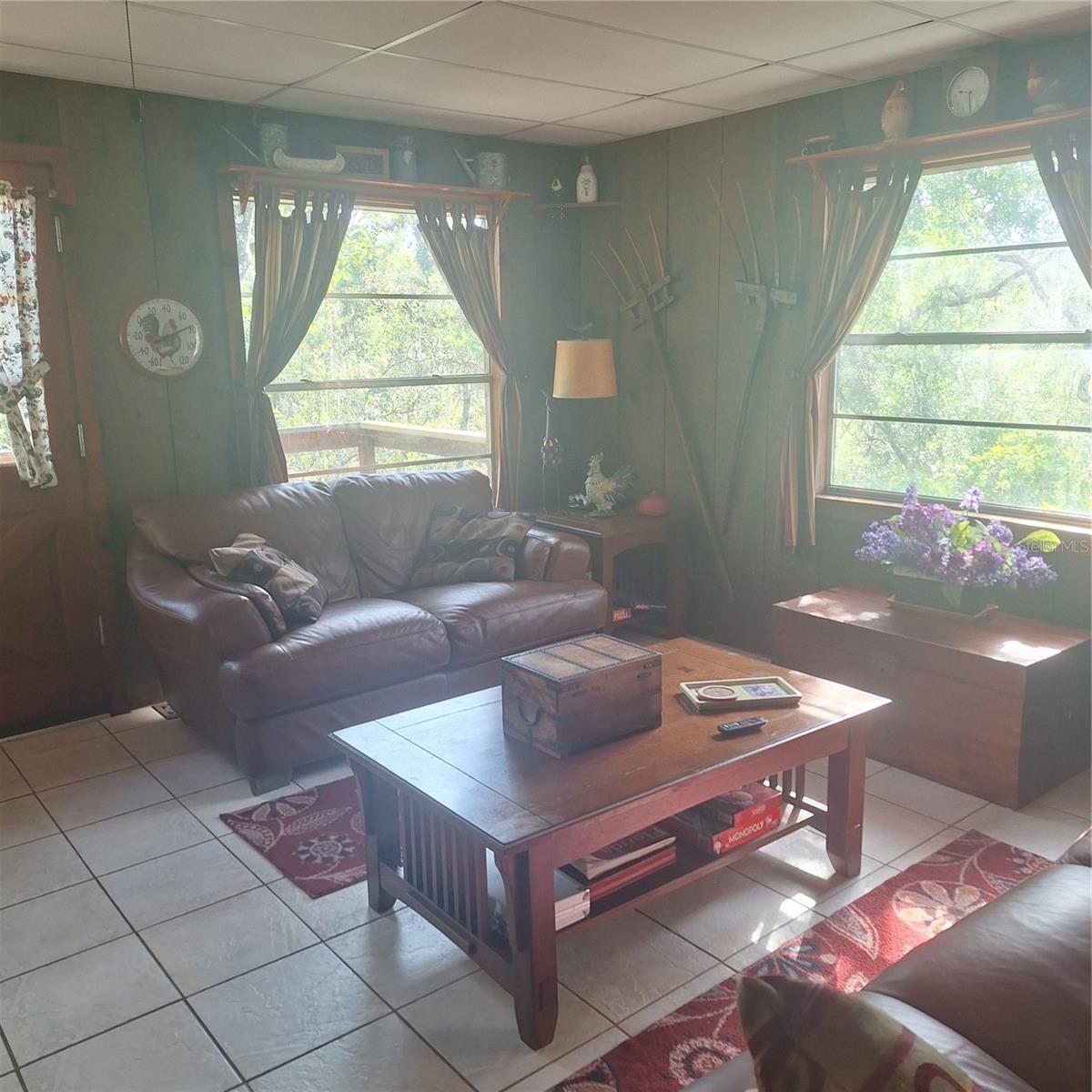 Listing photo id 18 for 5148 Cyril Drive