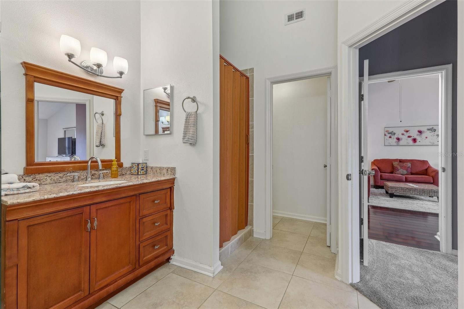 Image 19 of 40 For 6057 Lake Pointe Drive 408