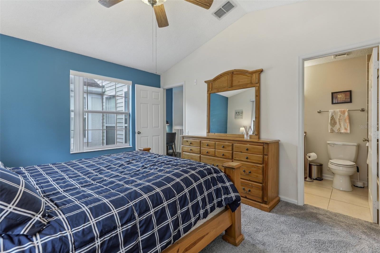Image 21 of 40 For 6057 Lake Pointe Drive 408