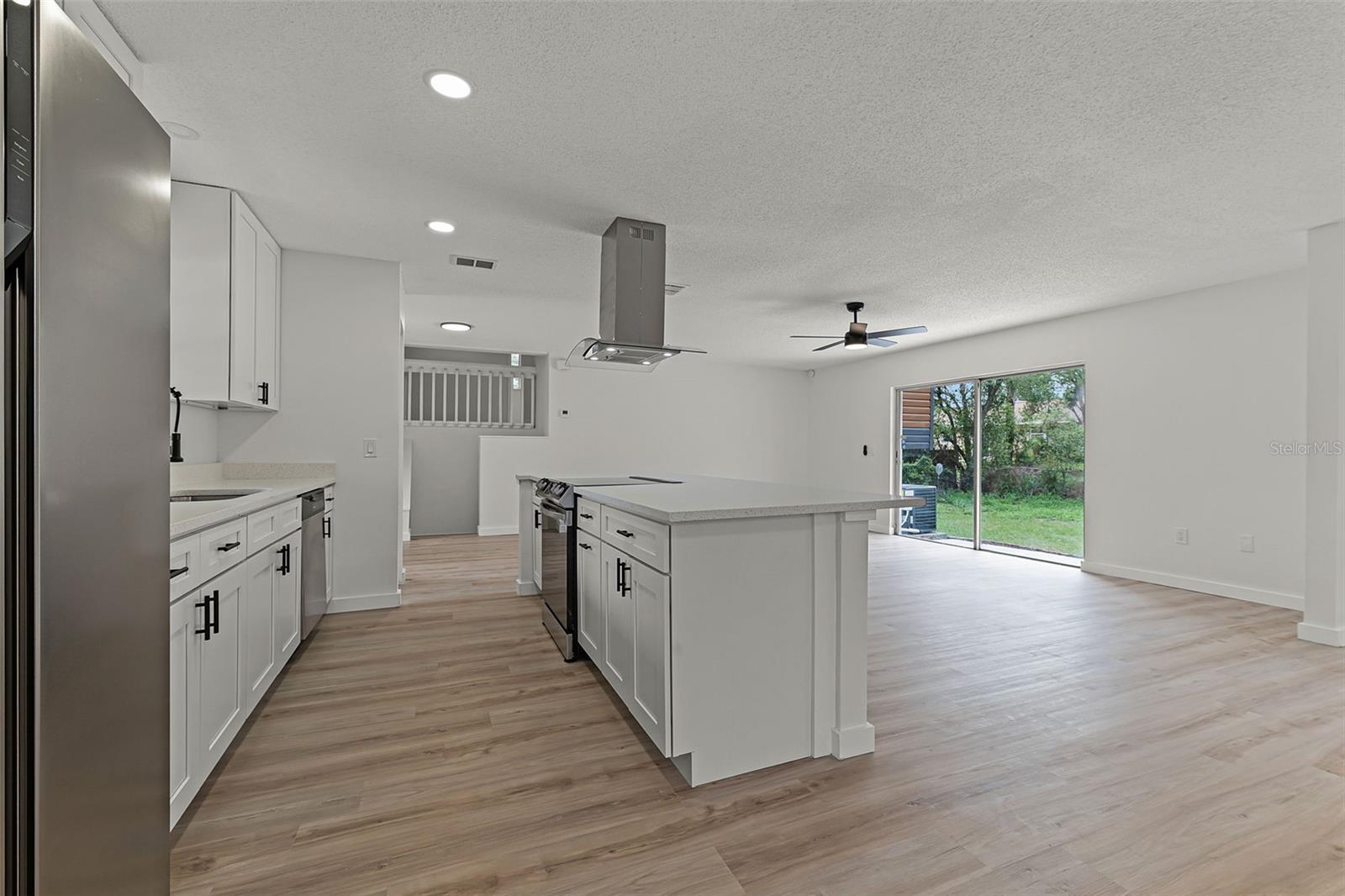 Image 15 of 51 For 7085 Willowwood Street
