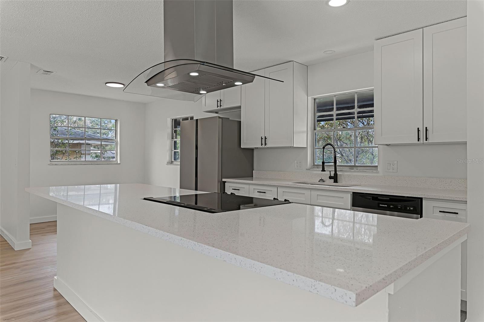 Image 18 of 51 For 7085 Willowwood Street