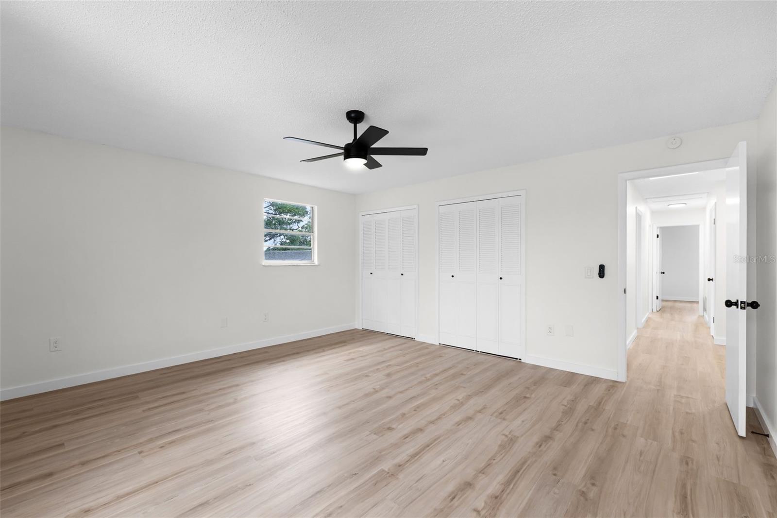 Image 23 of 51 For 7085 Willowwood Street