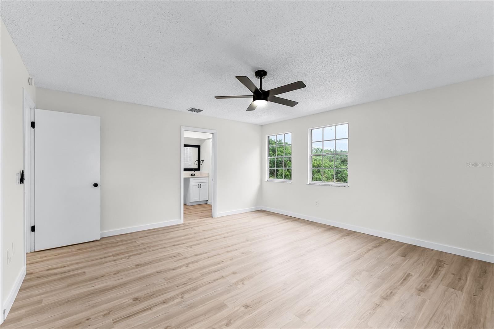 Image 24 of 51 For 7085 Willowwood Street