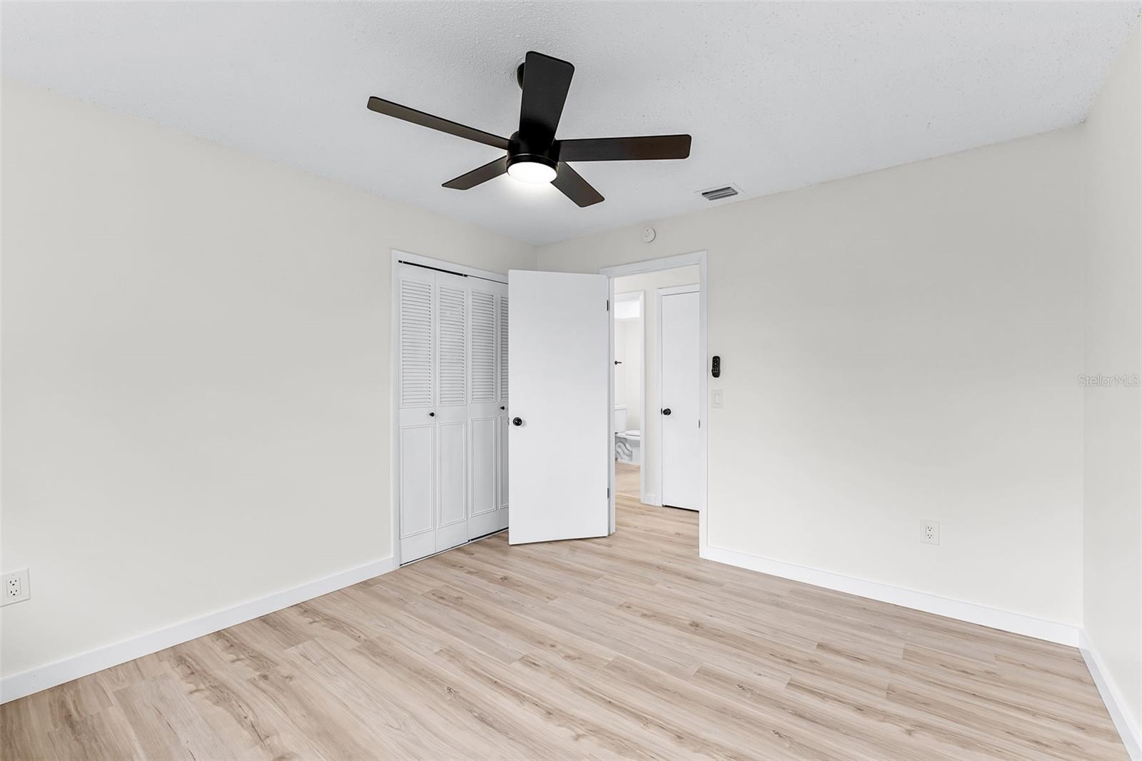 Image 30 of 51 For 7085 Willowwood Street