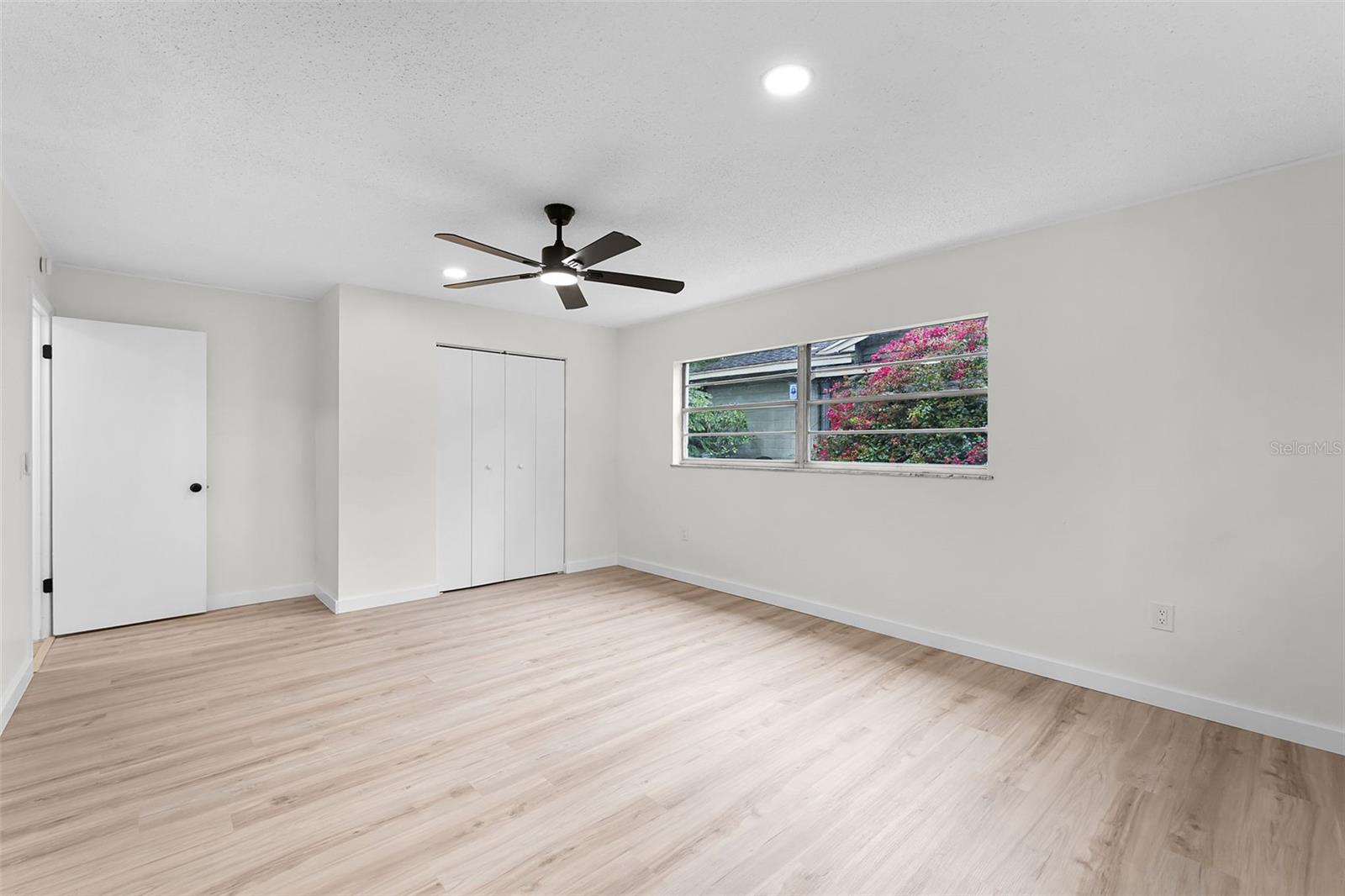 Image 40 of 51 For 7085 Willowwood Street