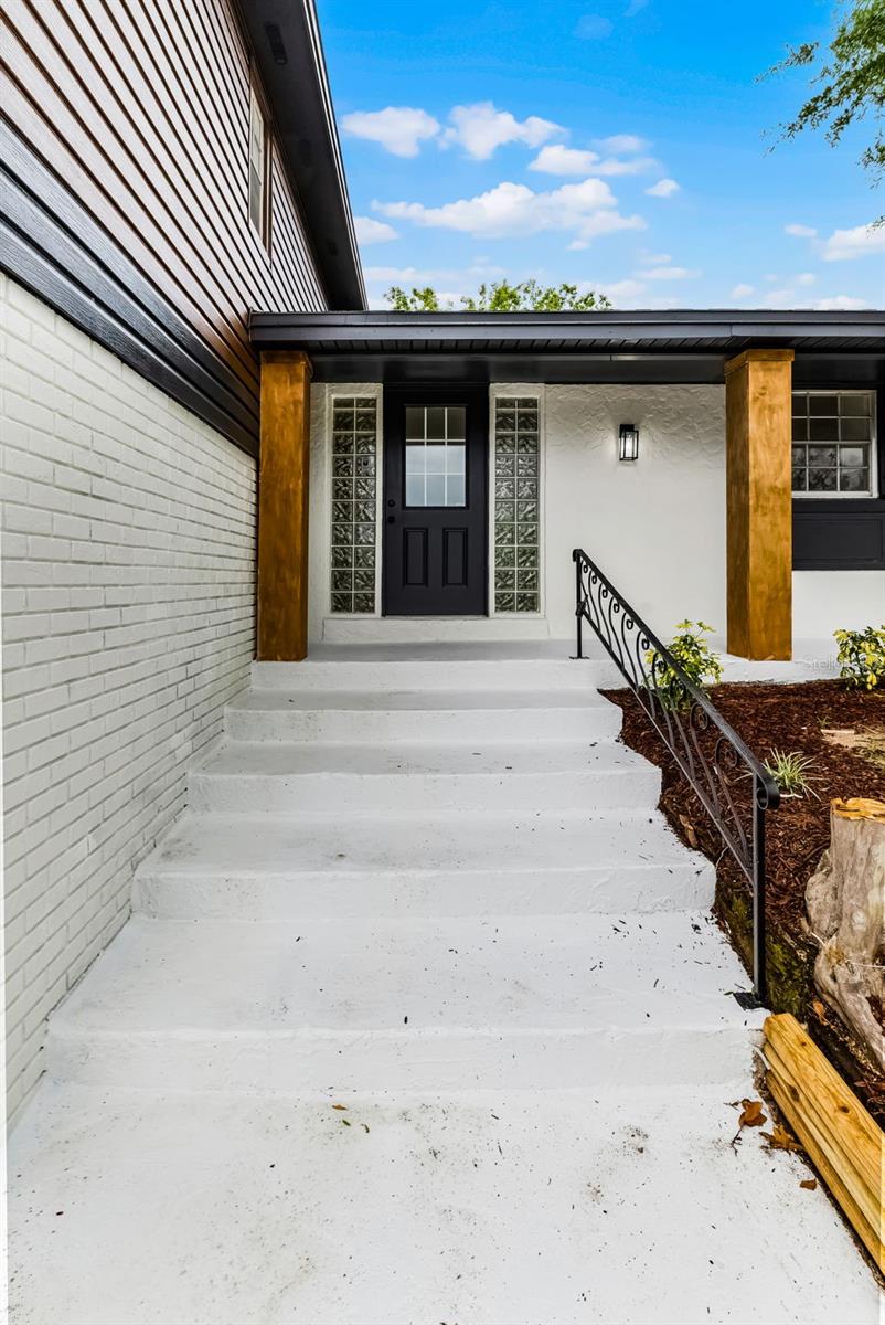 Image 5 of 51 For 7085 Willowwood Street