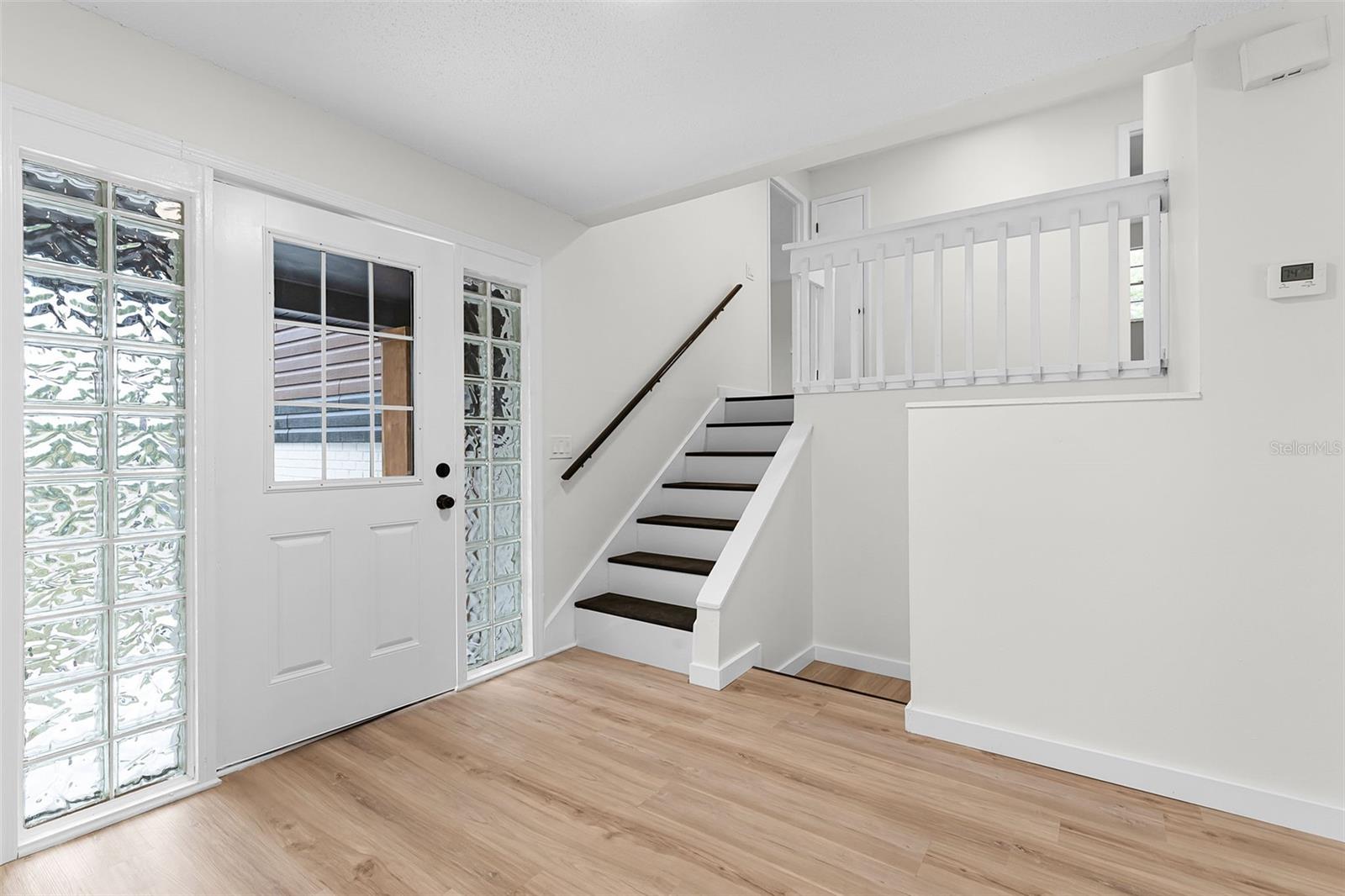 Image 6 of 51 For 7085 Willowwood Street