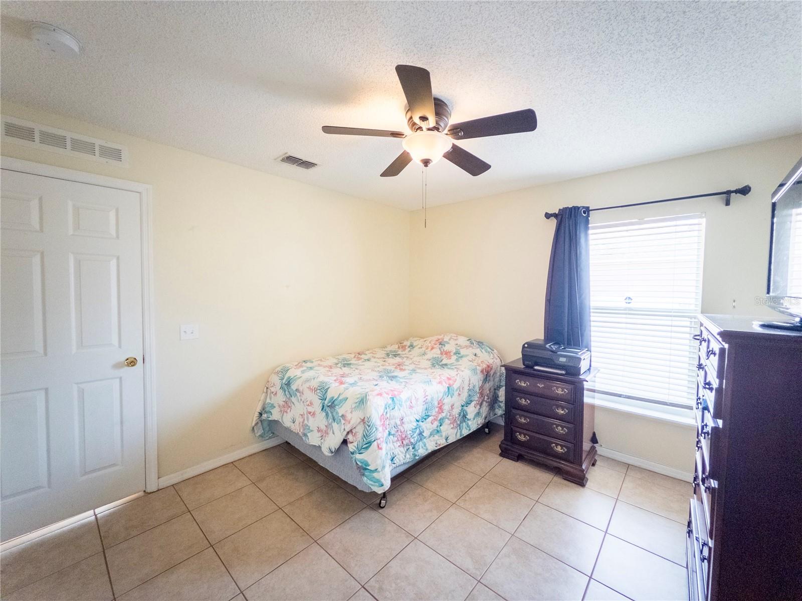 Image 5 of 11 For 212 Ashford Drive