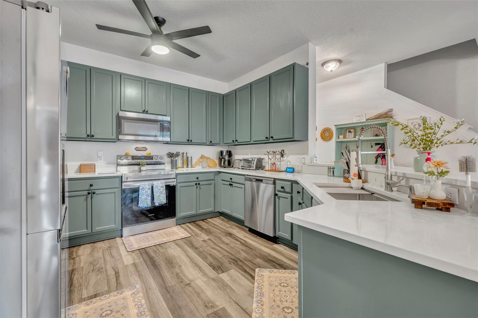 Image 10 of 32 For 2039 Beachberry Lane