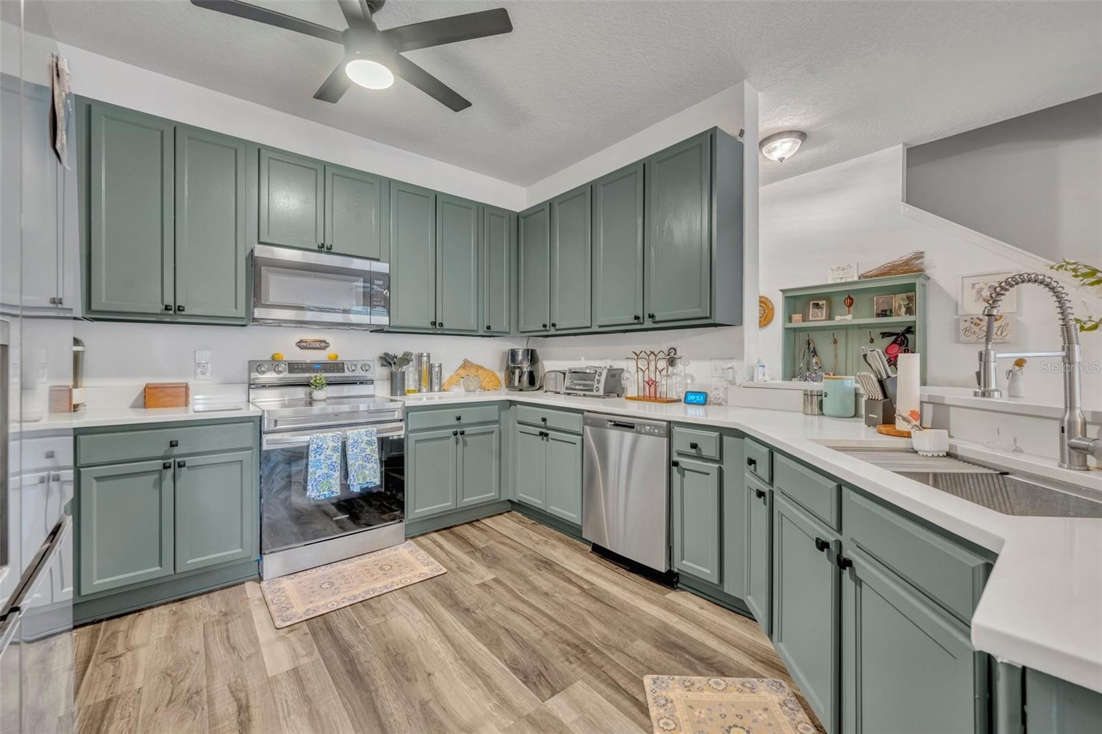 Image 11 of 32 For 2039 Beachberry Lane
