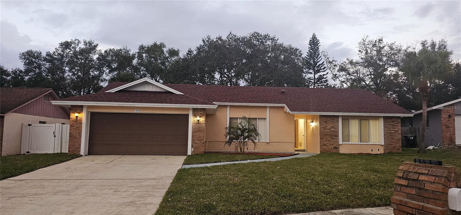 Listing Details for 1859 Lake Hill Circle, ORLANDO, FL 32818
