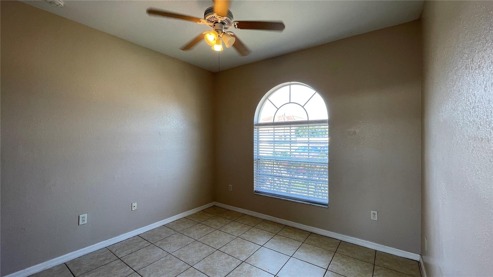 Image 18 of 22 For 506 Parsley Court