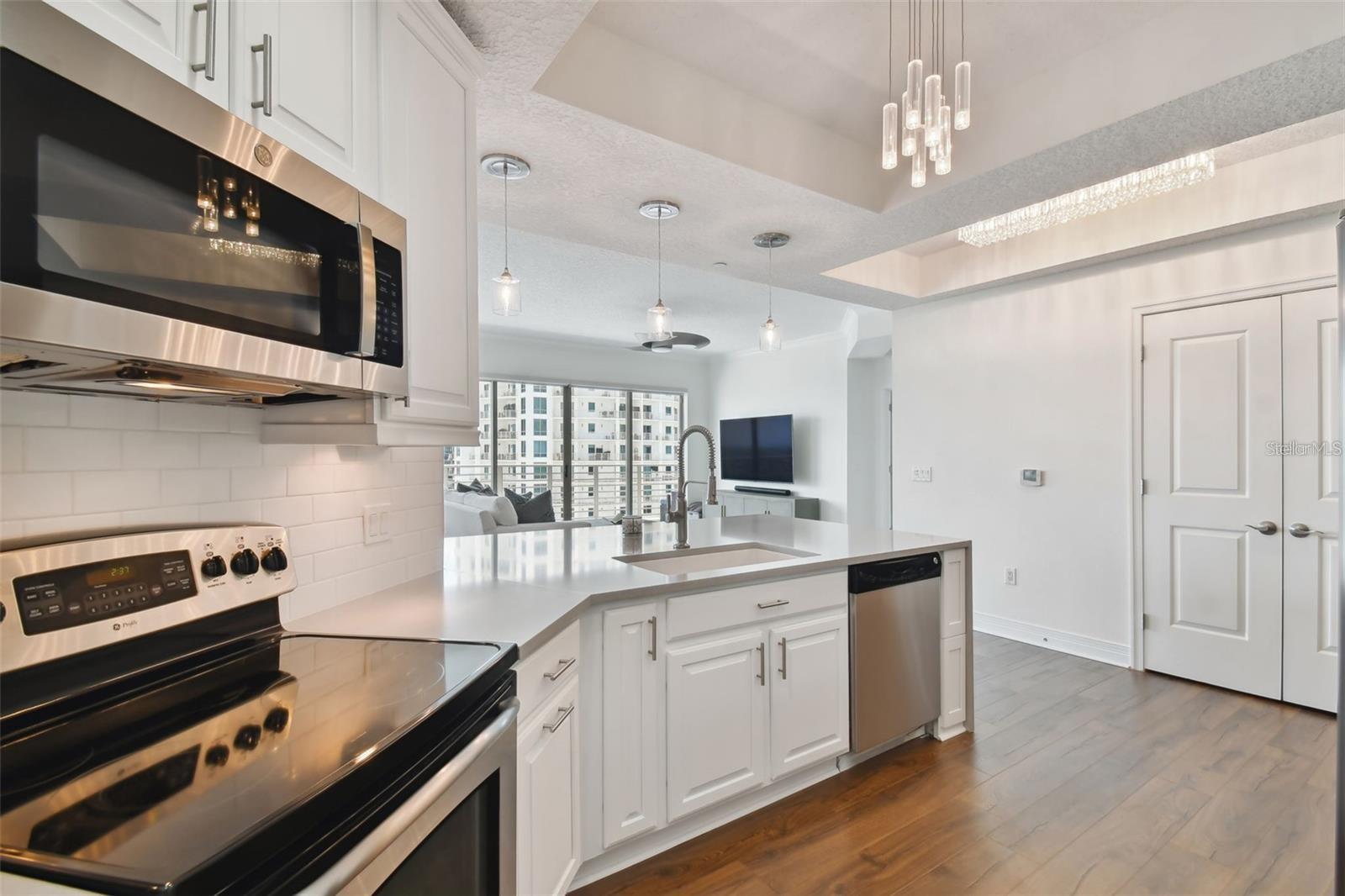 Image 13 of 60 For 1209 Cumberland Avenue 2101