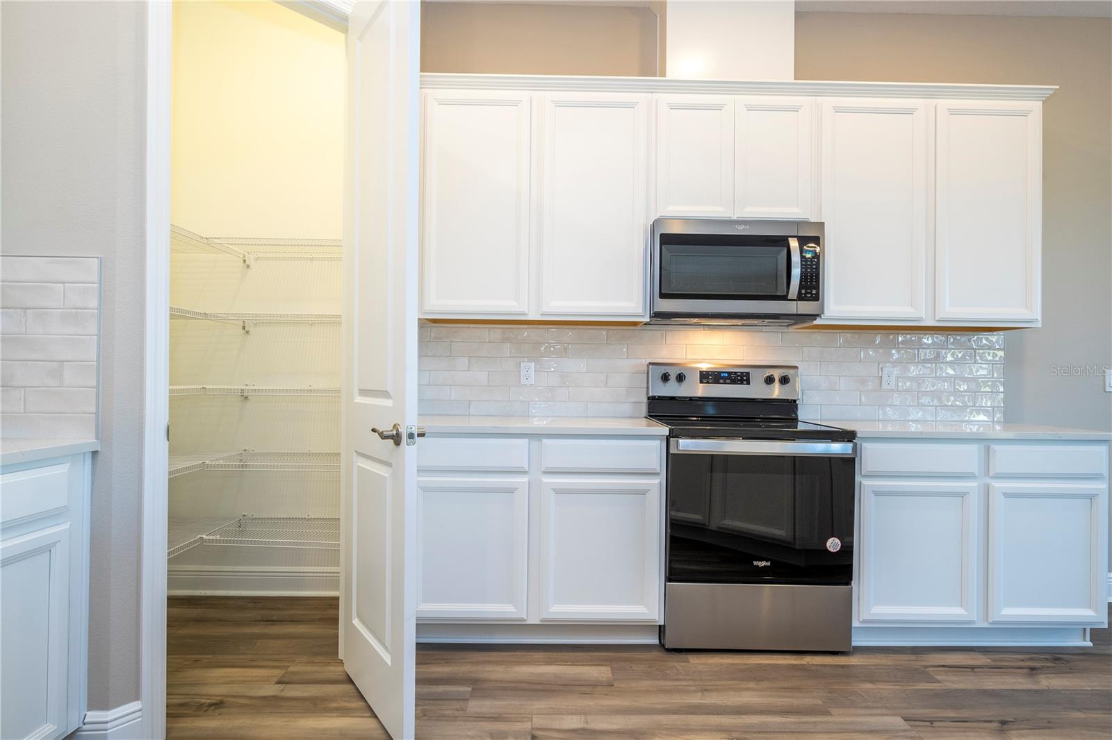 Image 32 of 75 For 16103 Silver Brook Way
