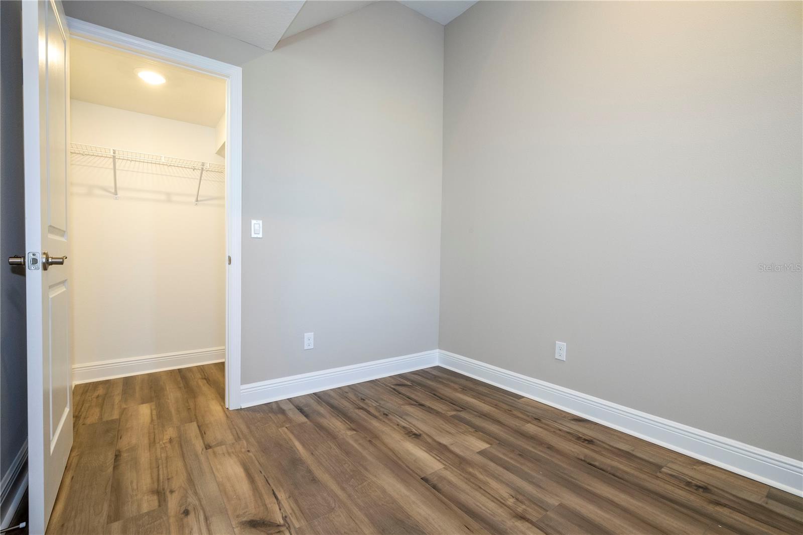 Image 38 of 75 For 16103 Silver Brook Way