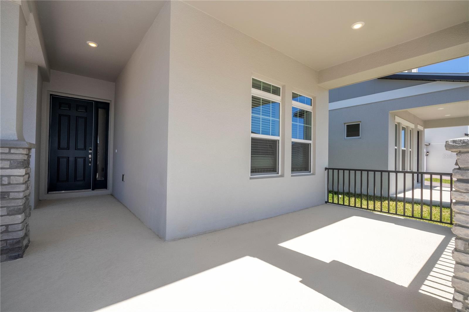 Image 7 of 75 For 16103 Silver Brook Way