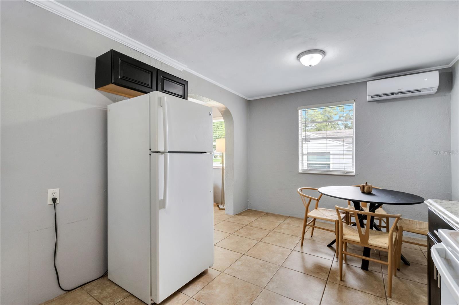 Image 10 of 57 For 415 Hyer Avenue