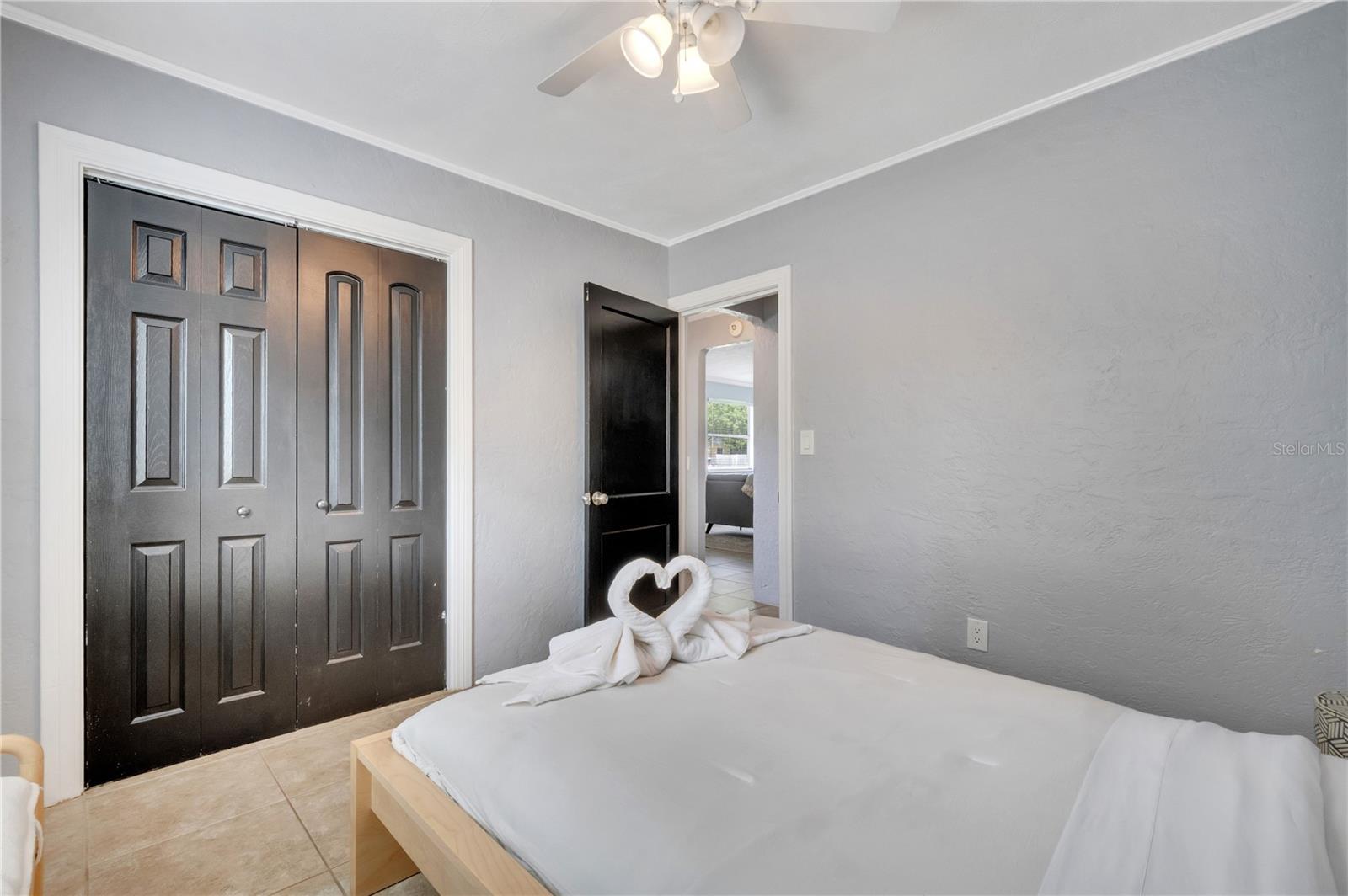 Image 21 of 57 For 415 Hyer Avenue