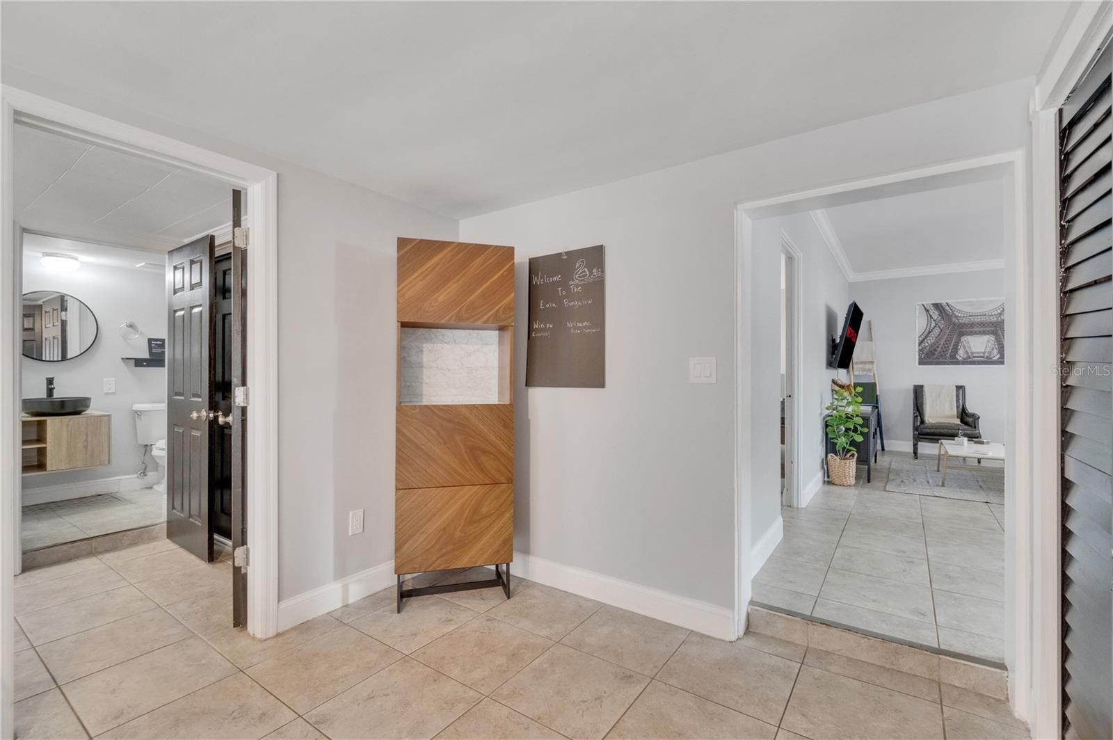 Image 23 of 57 For 415 Hyer Avenue