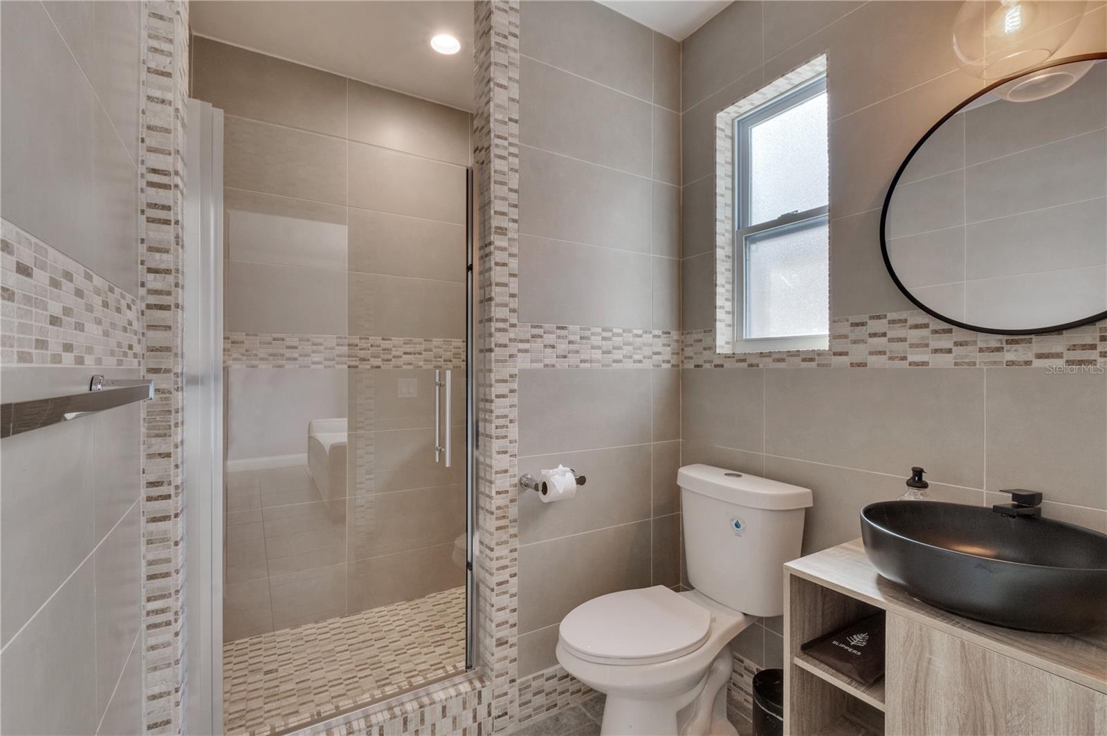 Image 31 of 57 For 415 Hyer Avenue