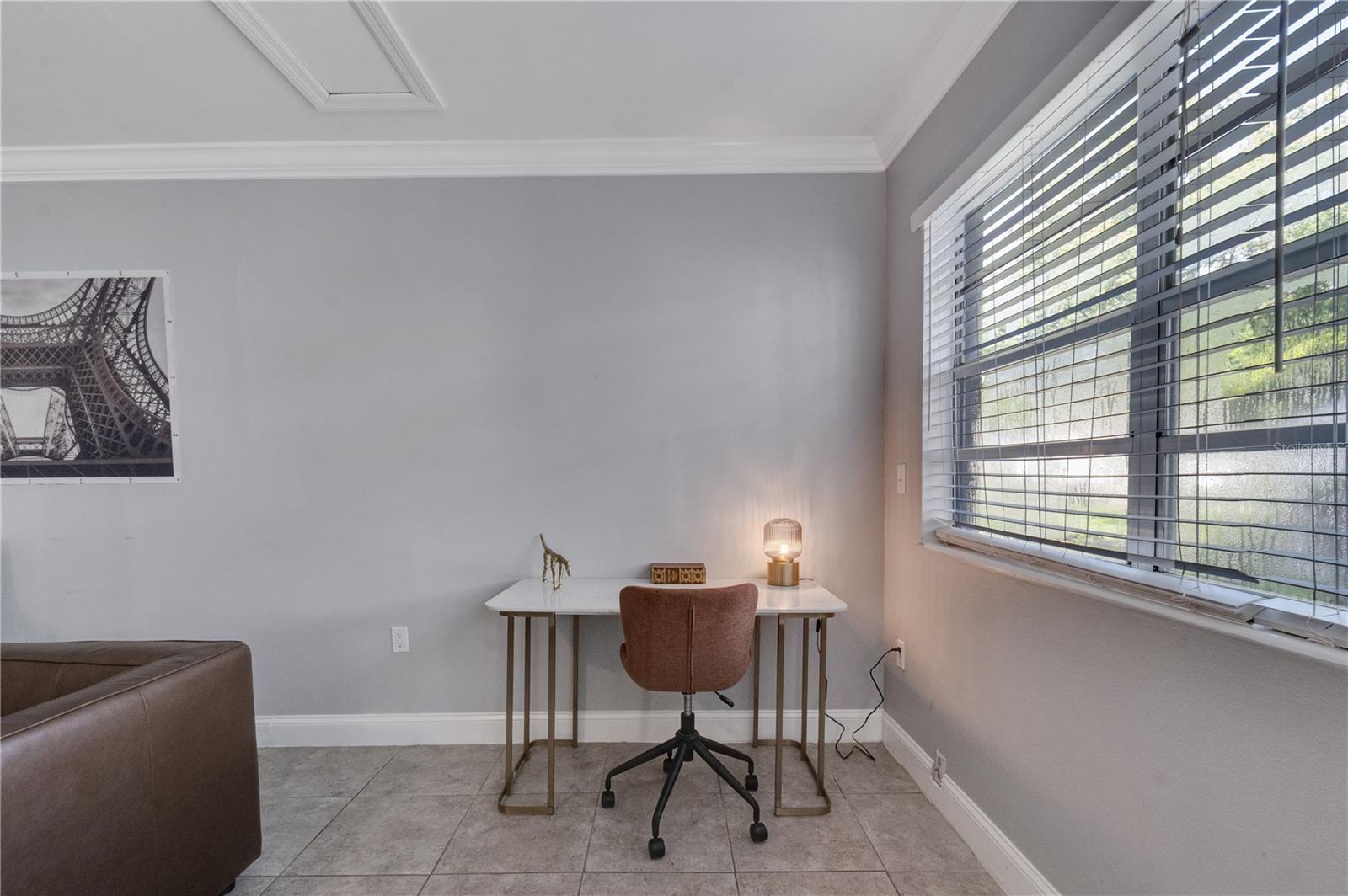 Image 34 of 57 For 415 Hyer Avenue