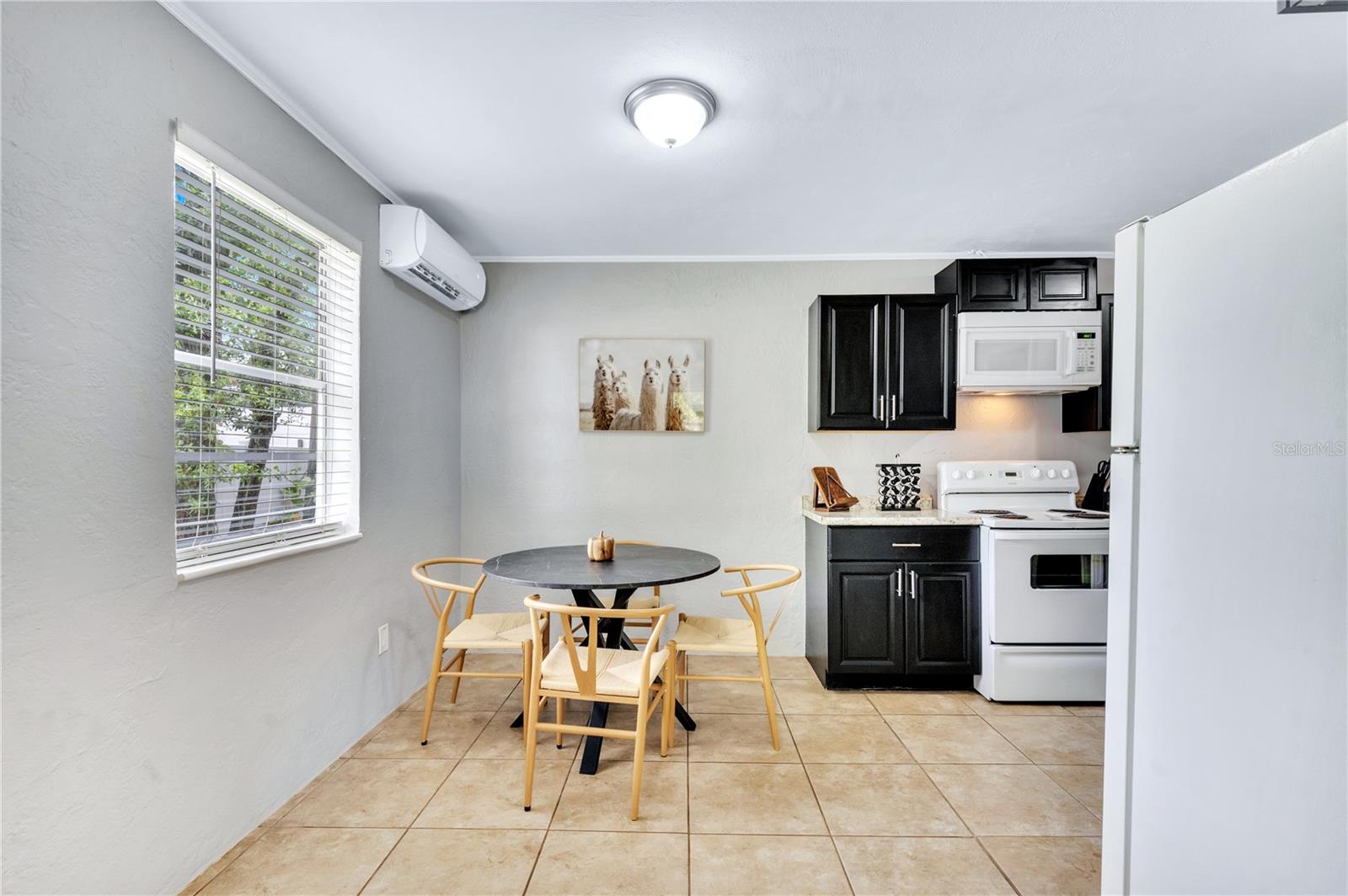 Image 8 of 57 For 415 Hyer Avenue