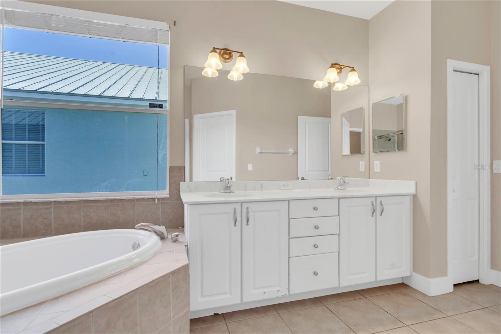 Image 23 of 34 For 6412 Coquina Island Cove