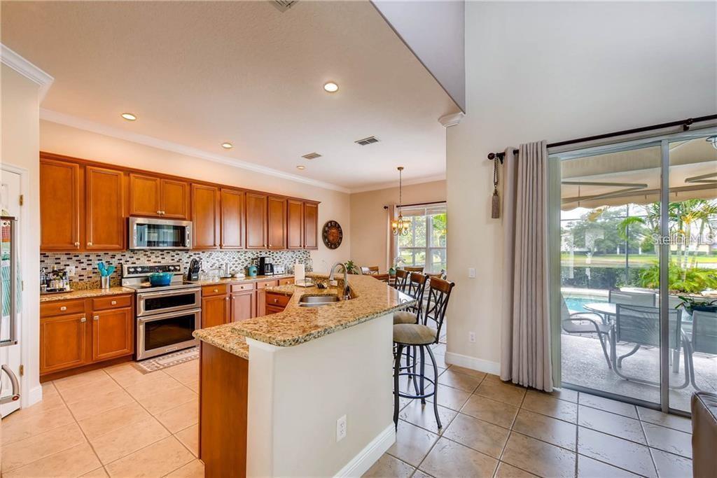 Image 5 of 11 For 9718 Pineola Drive
