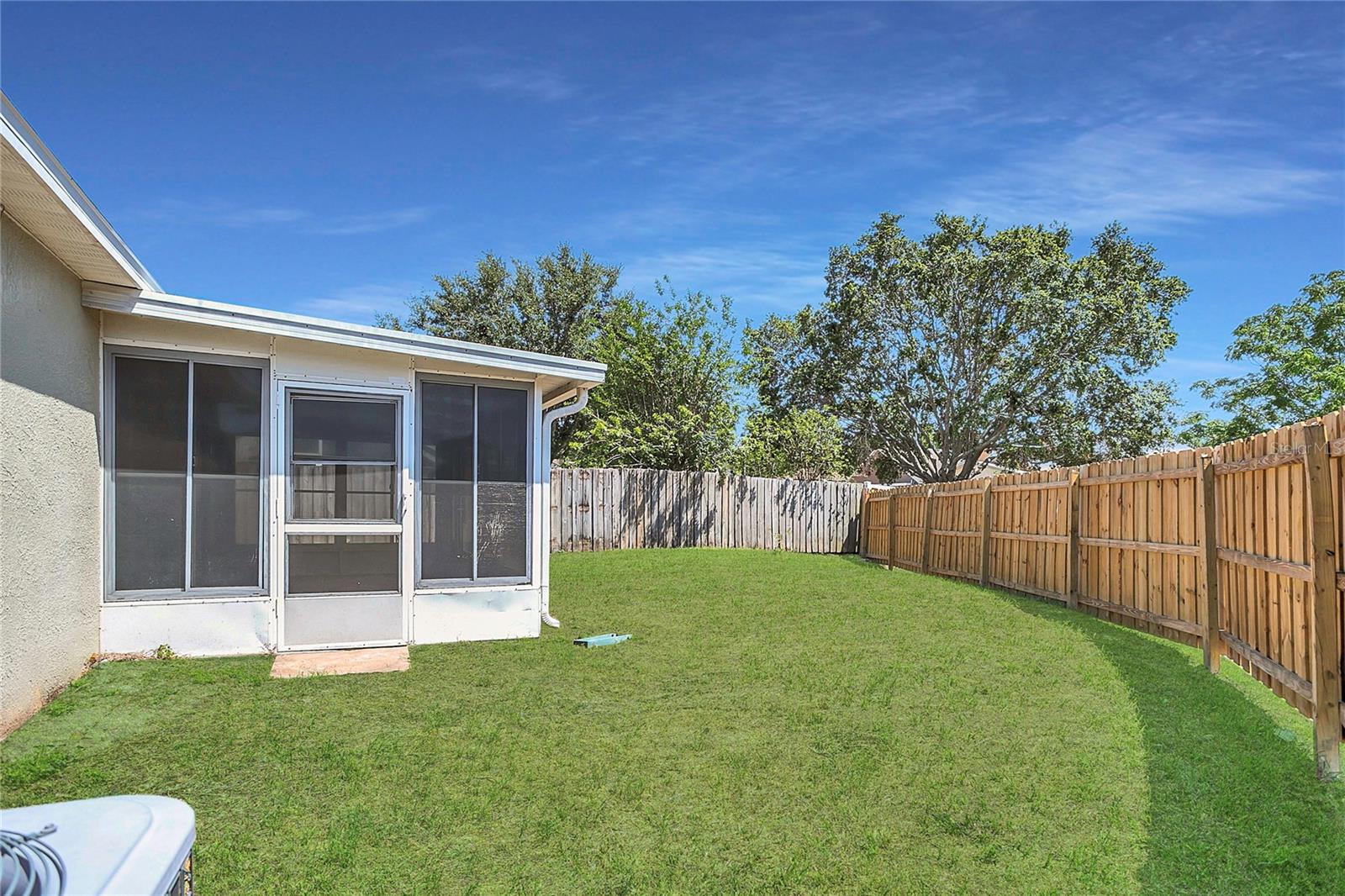 Listing photo id 23 for 806 Rocky Mountain Court