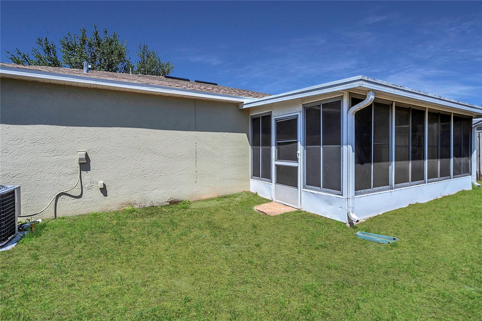 Listing photo id 24 for 806 Rocky Mountain Court
