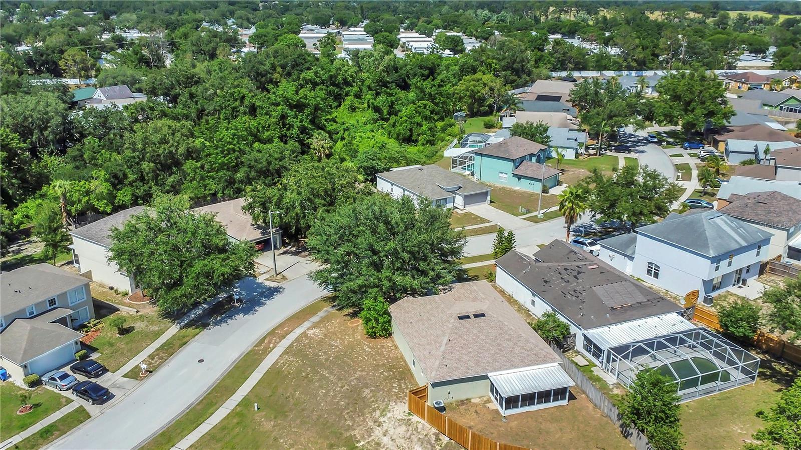 Listing photo id 29 for 806 Rocky Mountain Court