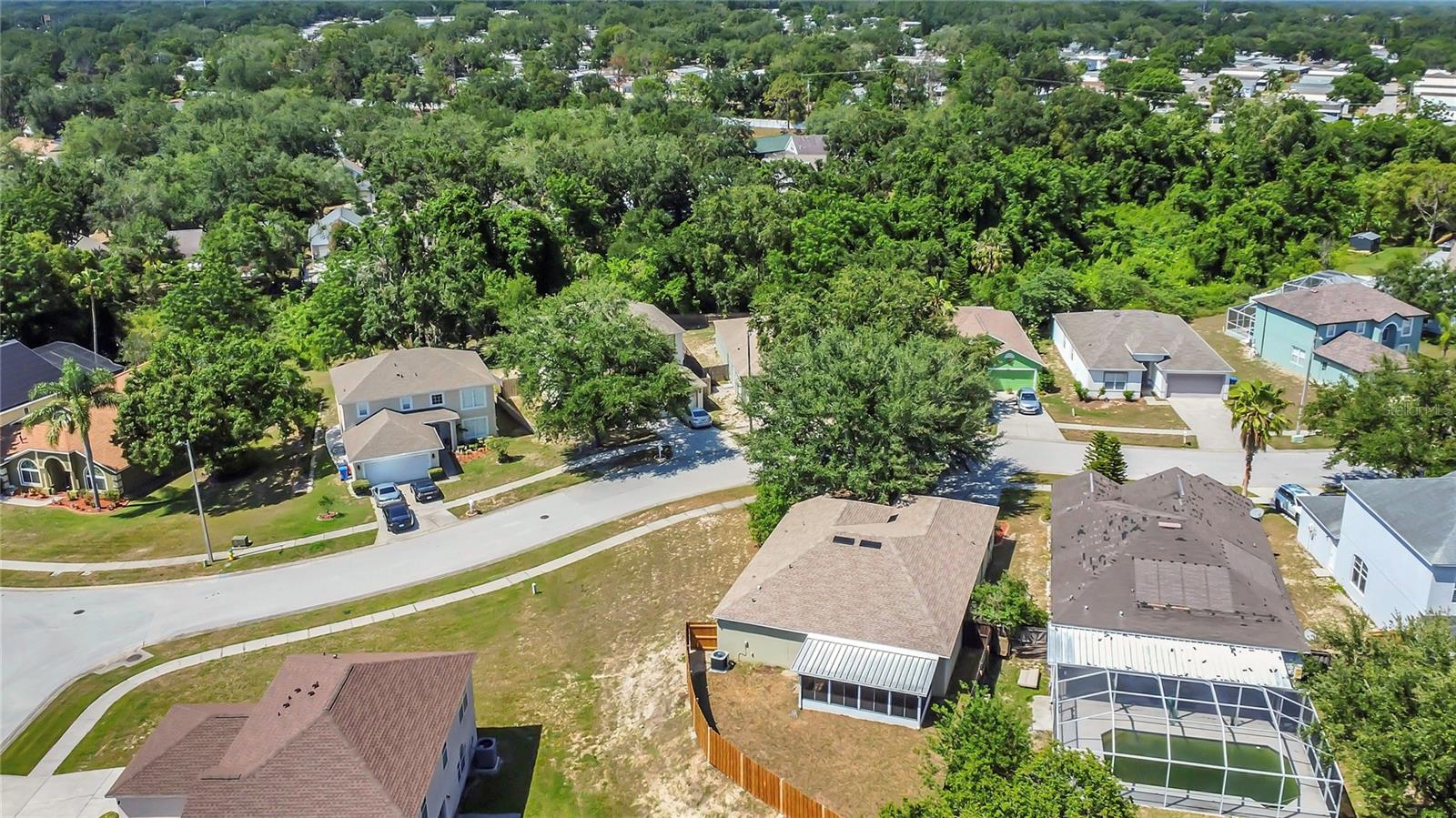 Listing photo id 30 for 806 Rocky Mountain Court