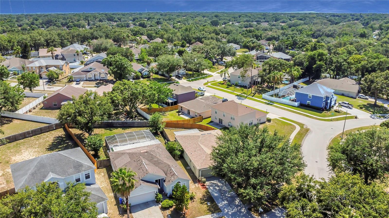 Listing photo id 31 for 806 Rocky Mountain Court