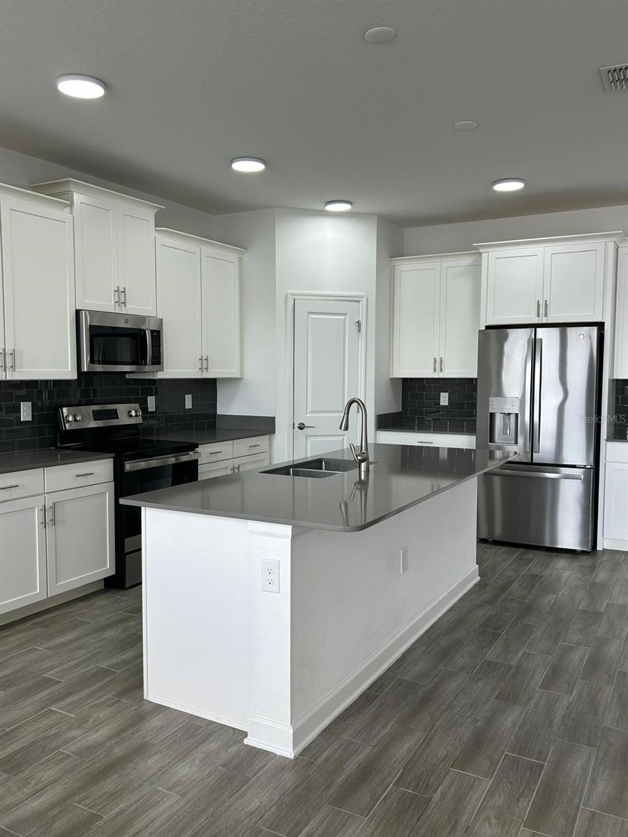 Image 19 of 43 For 3084 Ella Way