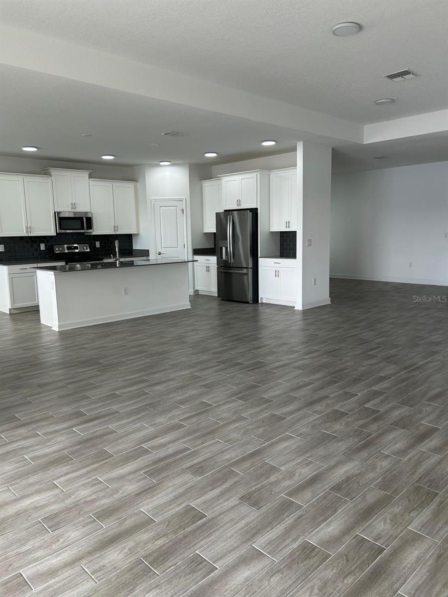 Image 22 of 43 For 3084 Ella Way