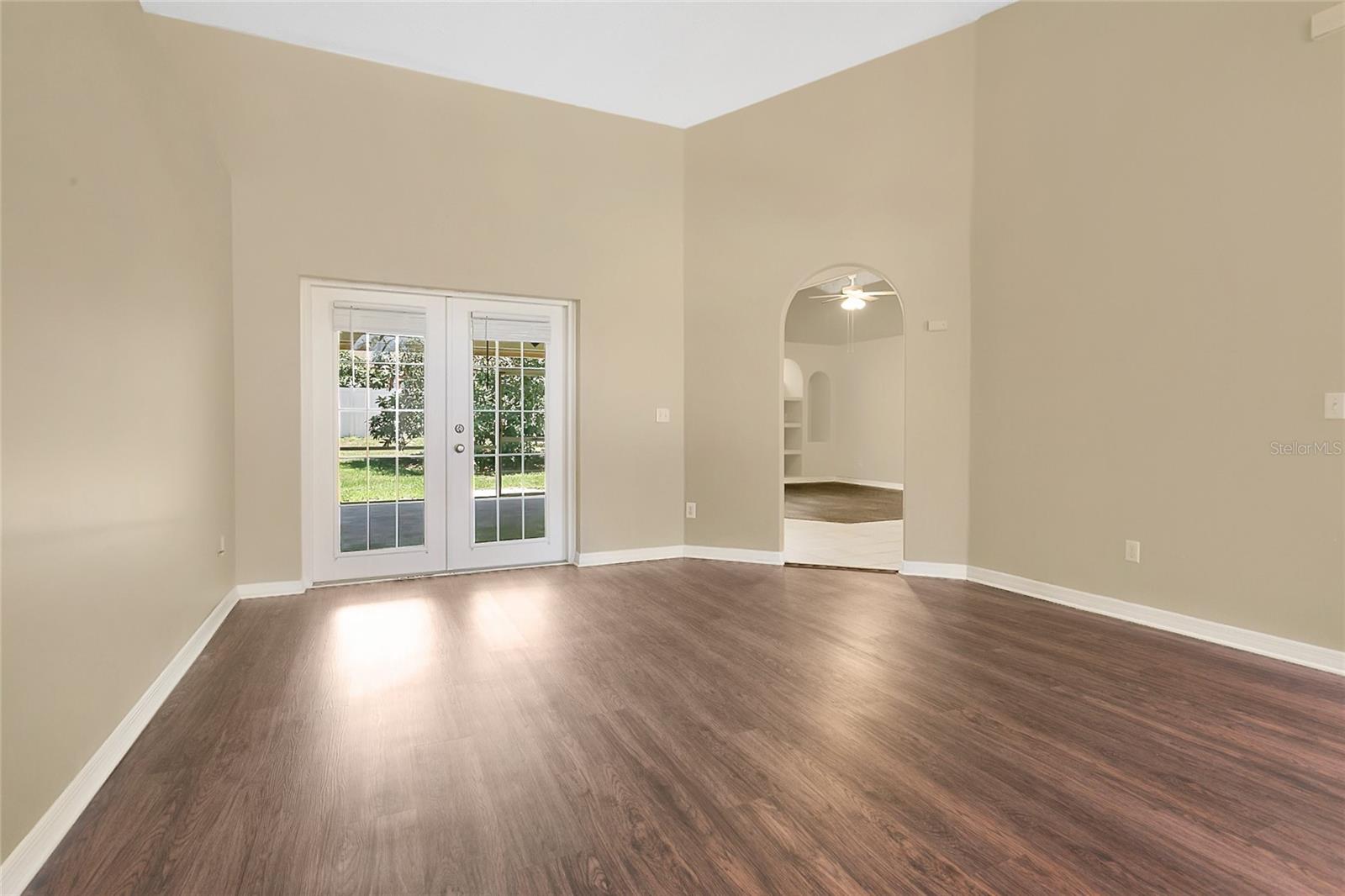 Image 2 of 33 For 922 Hatteras Avenue