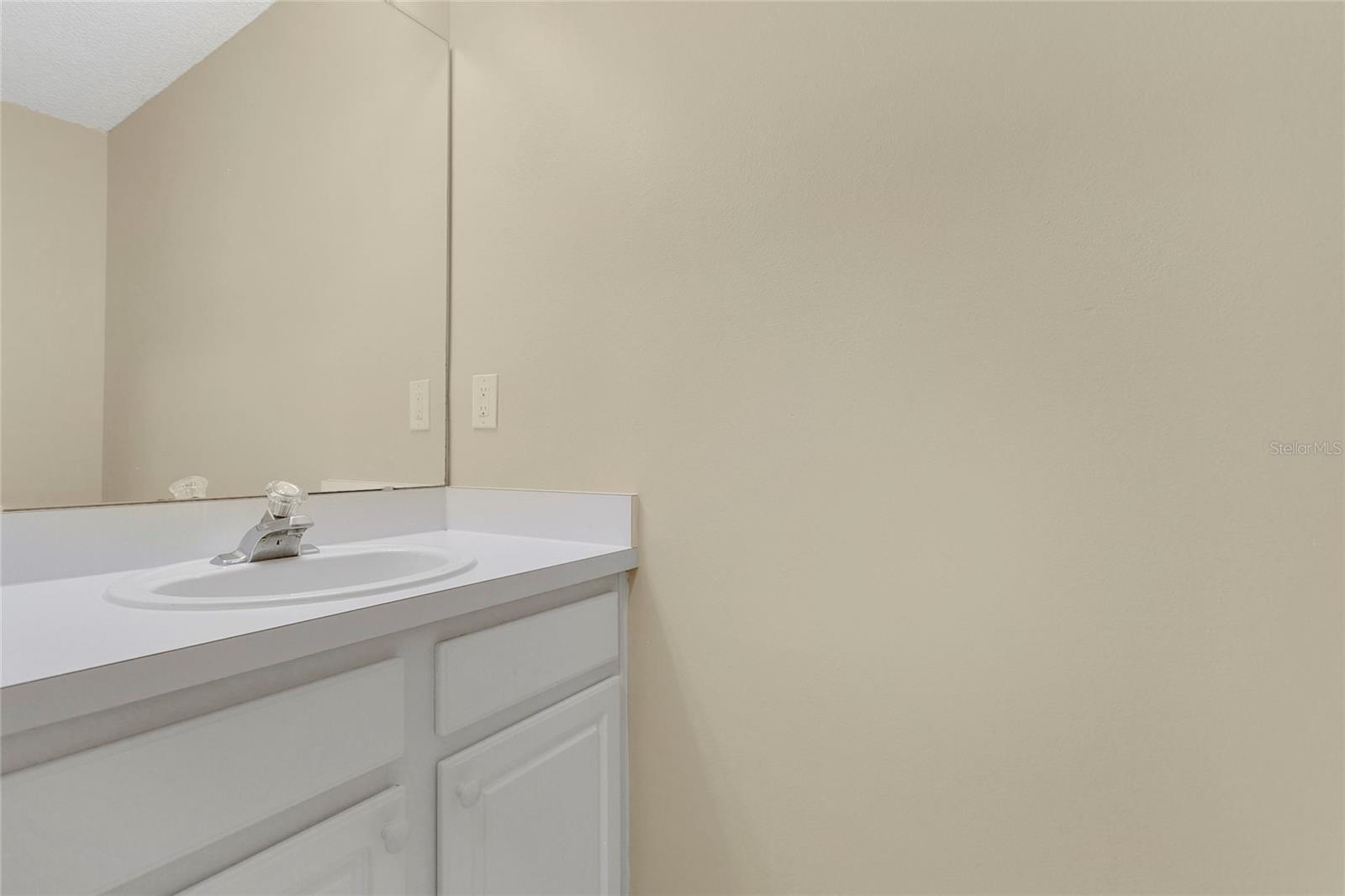 Image 20 of 33 For 922 Hatteras Avenue