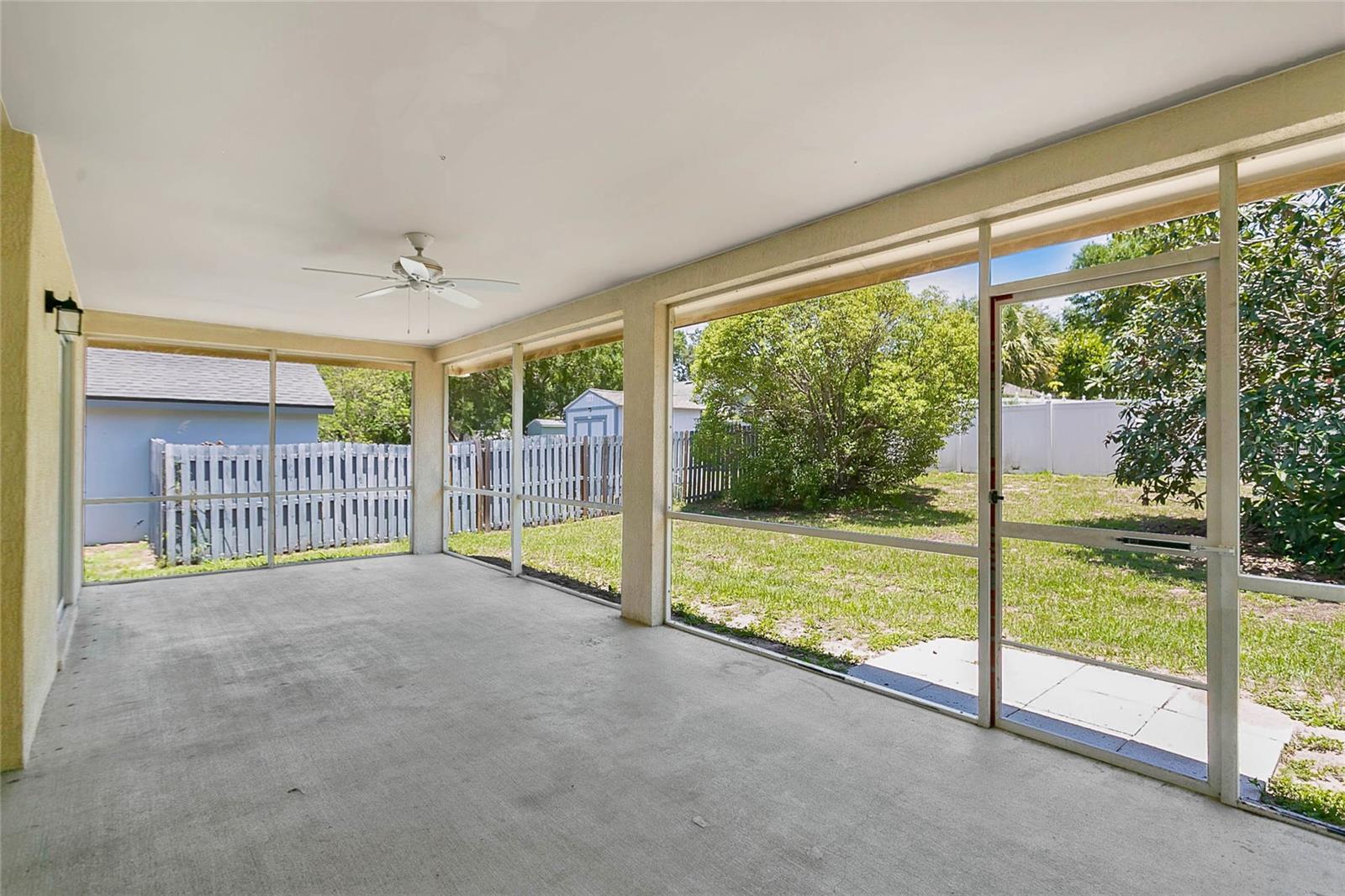 Image 22 of 33 For 922 Hatteras Avenue