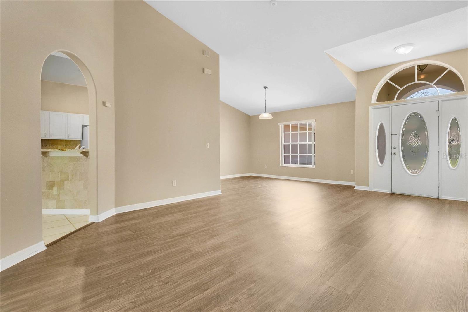 Image 4 of 33 For 922 Hatteras Avenue