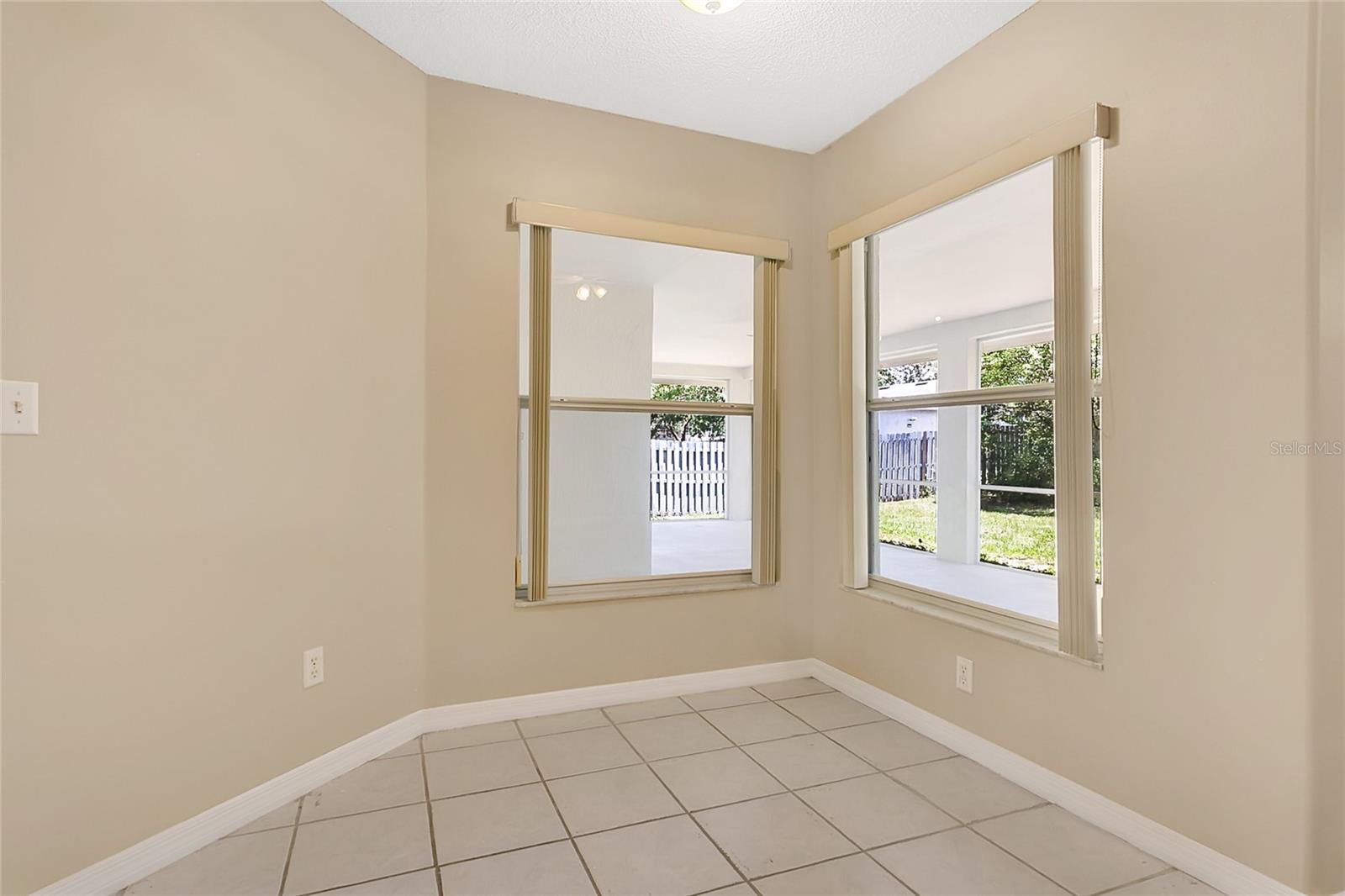 Image 8 of 33 For 922 Hatteras Avenue
