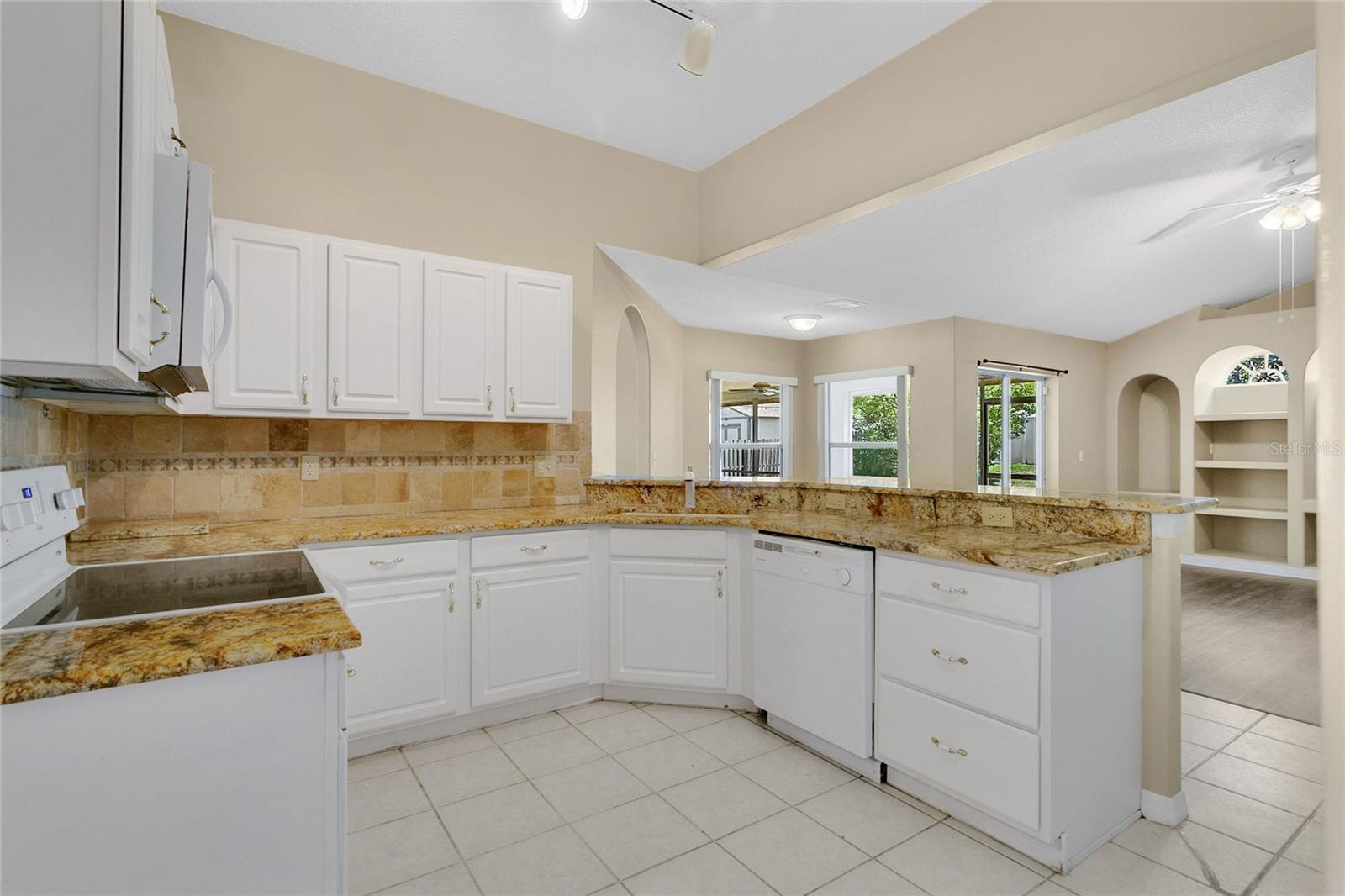 Image 9 of 33 For 922 Hatteras Avenue