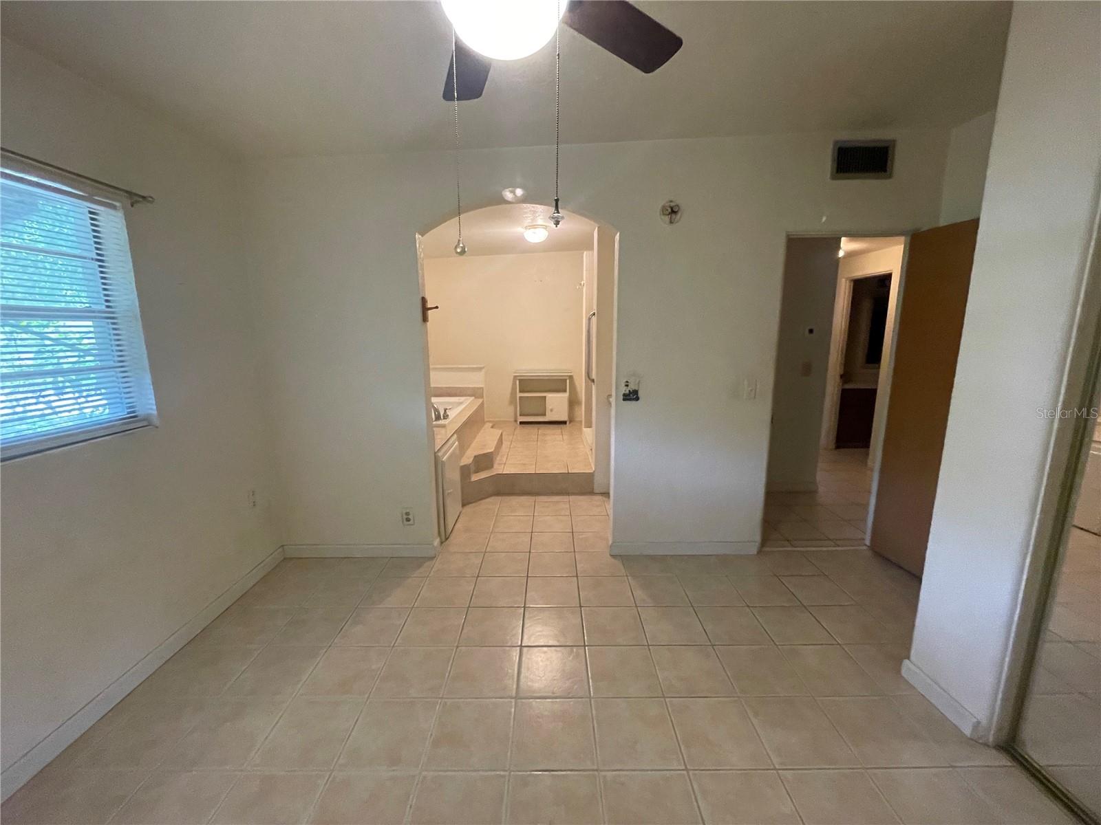 Image 17 of 30 For 128 Sunland Drive
