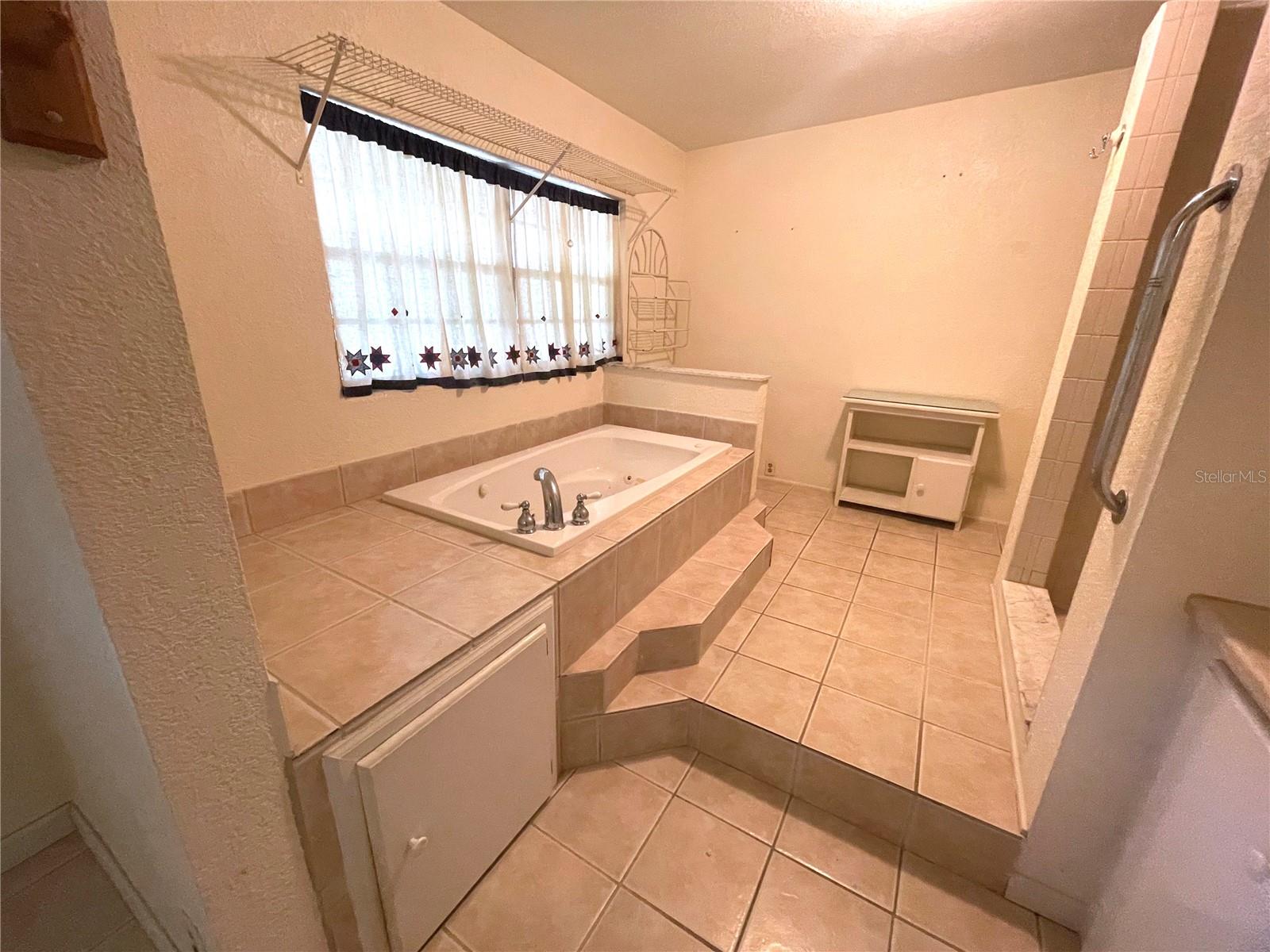 Image 18 of 30 For 128 Sunland Drive
