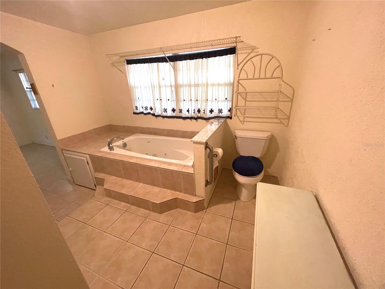Image 21 of 30 For 128 Sunland Drive