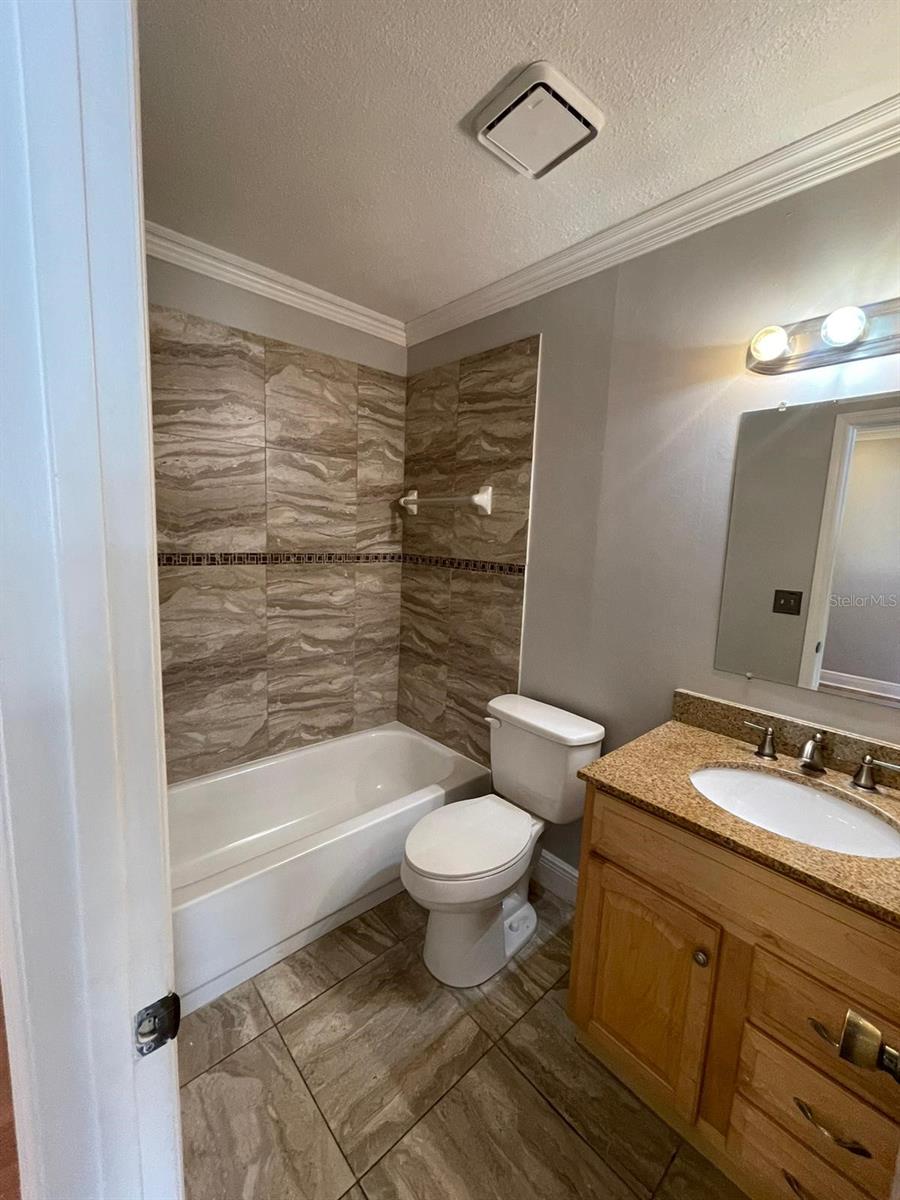 Image 10 of 13 For 6218 Yorktown Drive 15