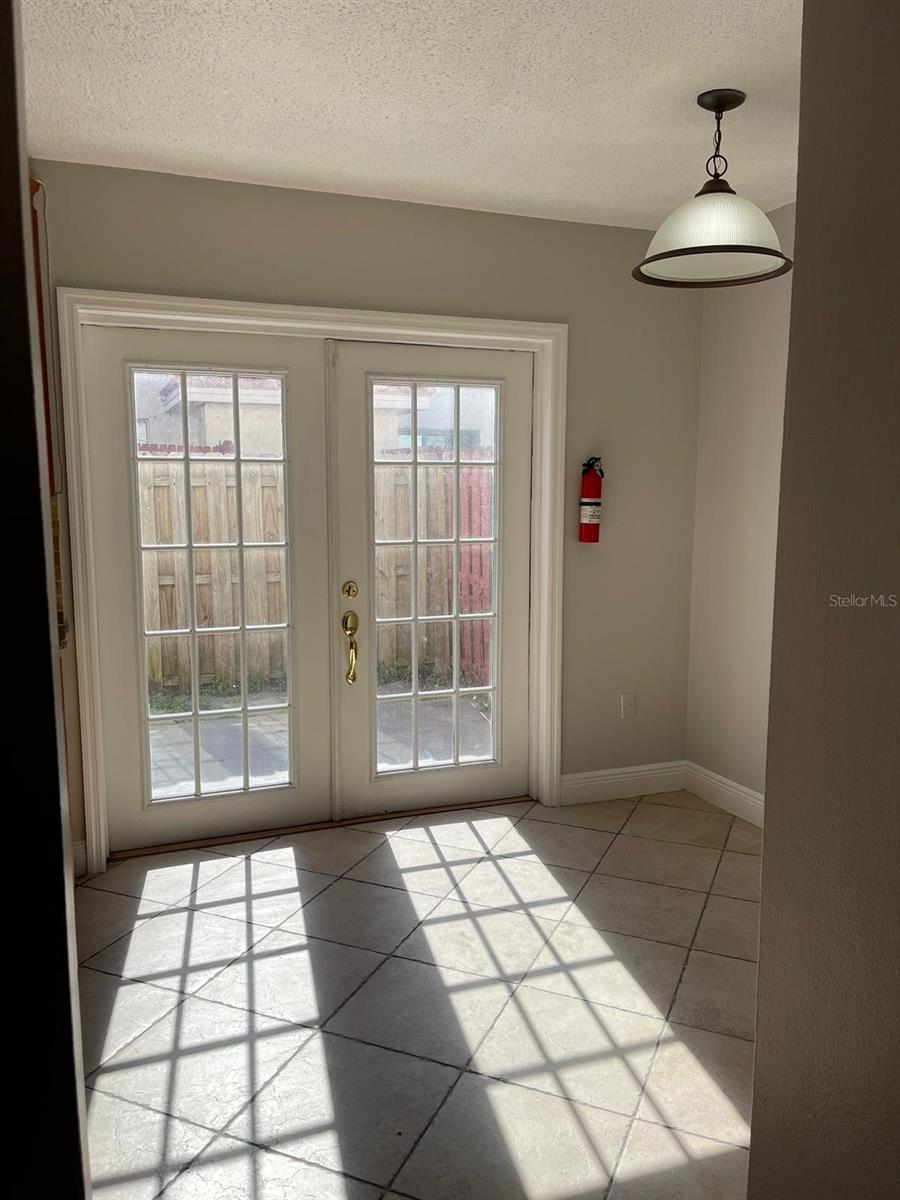 Image 3 of 13 For 6218 Yorktown Drive 15