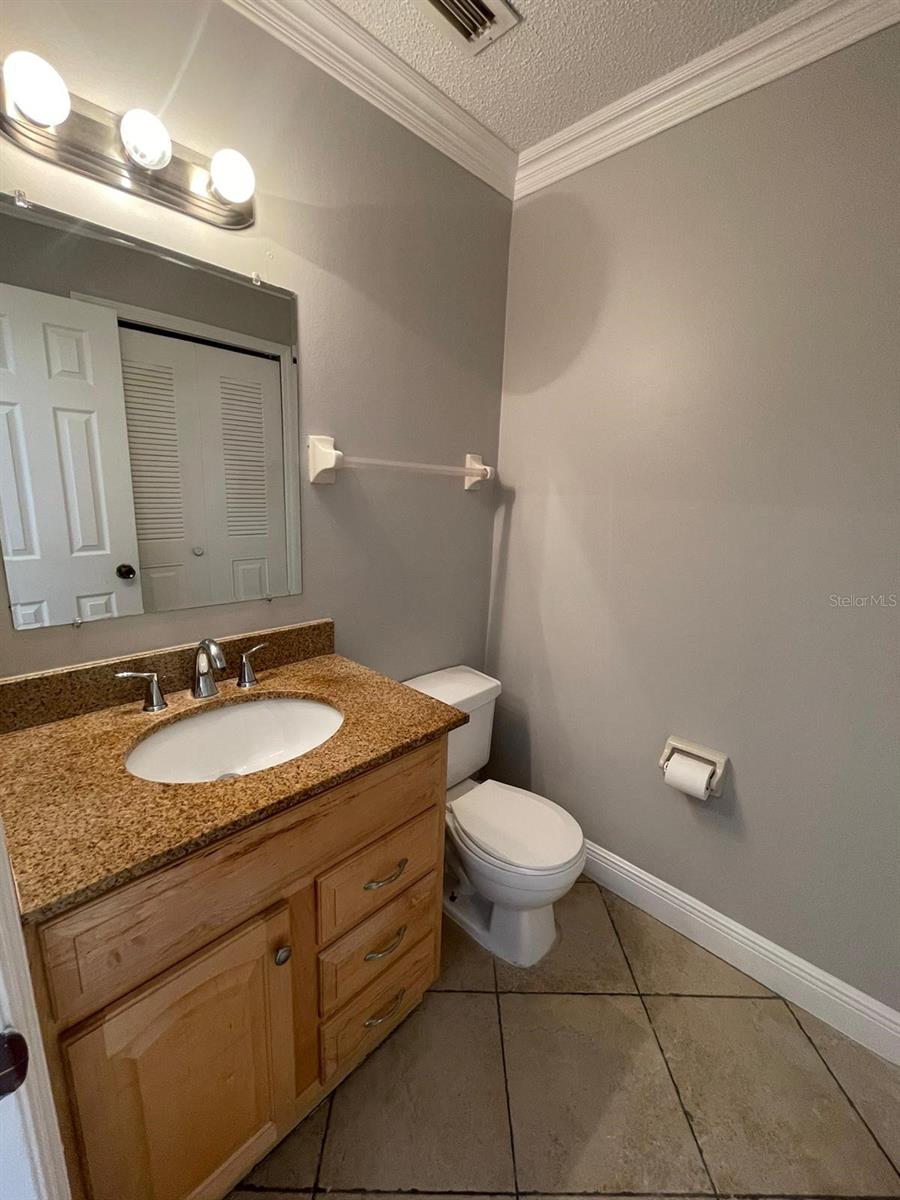 Image 5 of 13 For 6218 Yorktown Drive 15